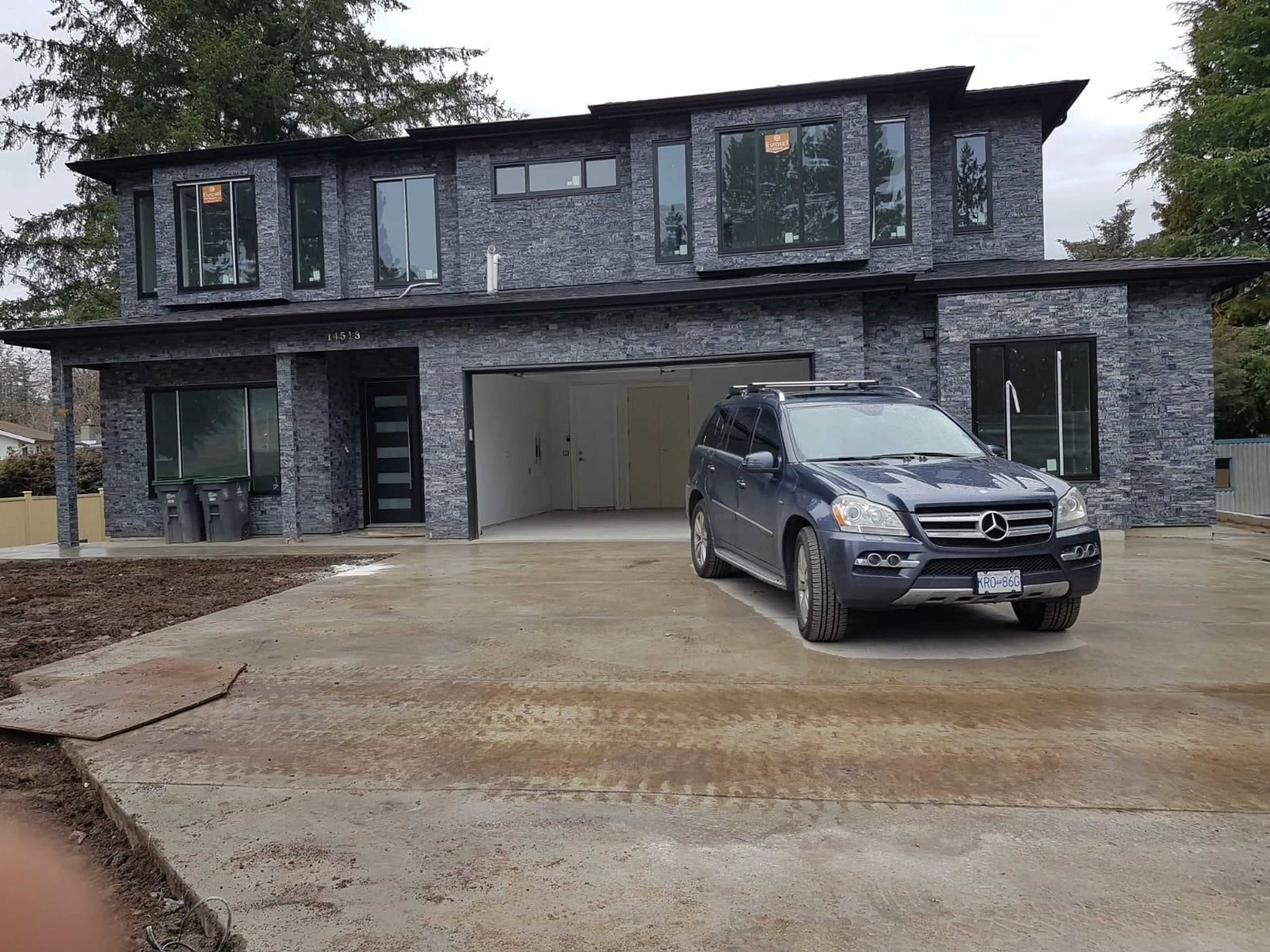 Indoor garage for 14513 108 AVENUE, Surrey British Columbia V3R1V6