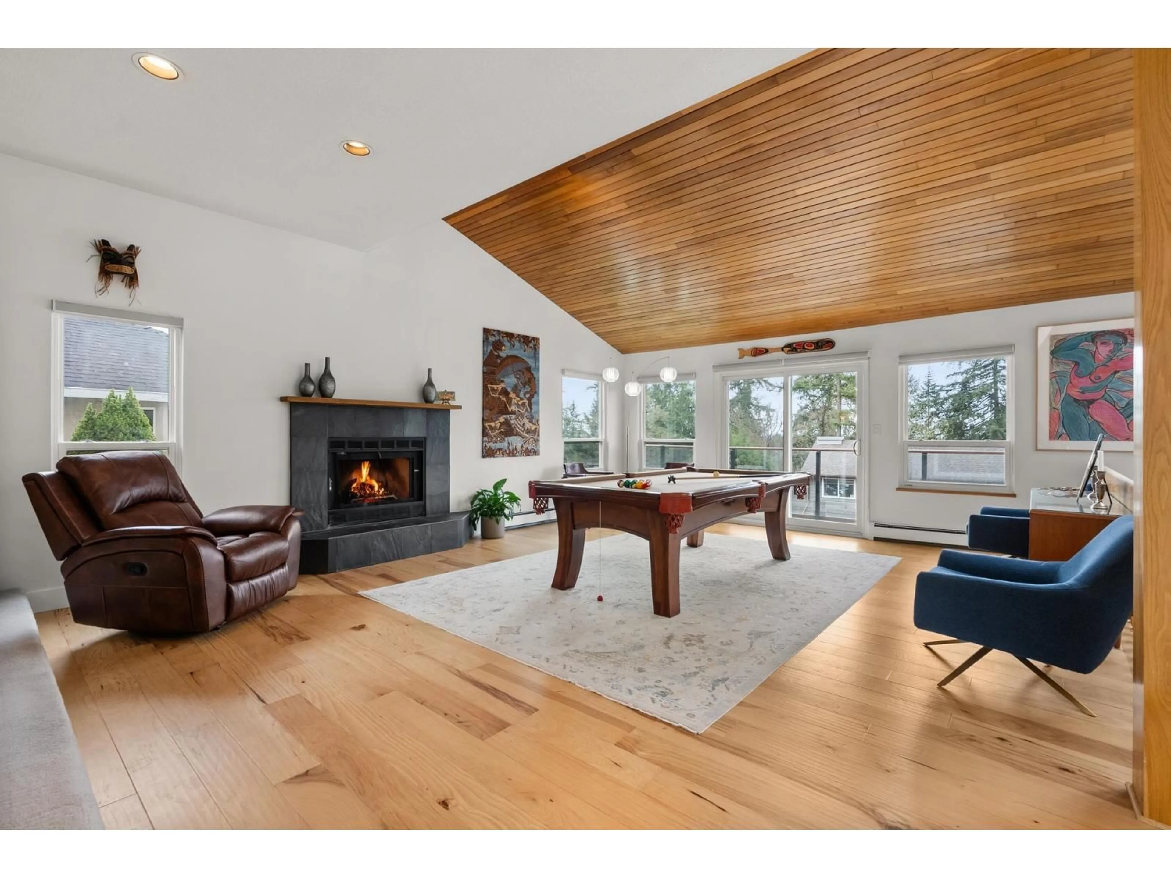 Living room with furniture, wood/laminate floor for 7680 BARRYMORE DRIVE, Delta British Columbia V4C4C7