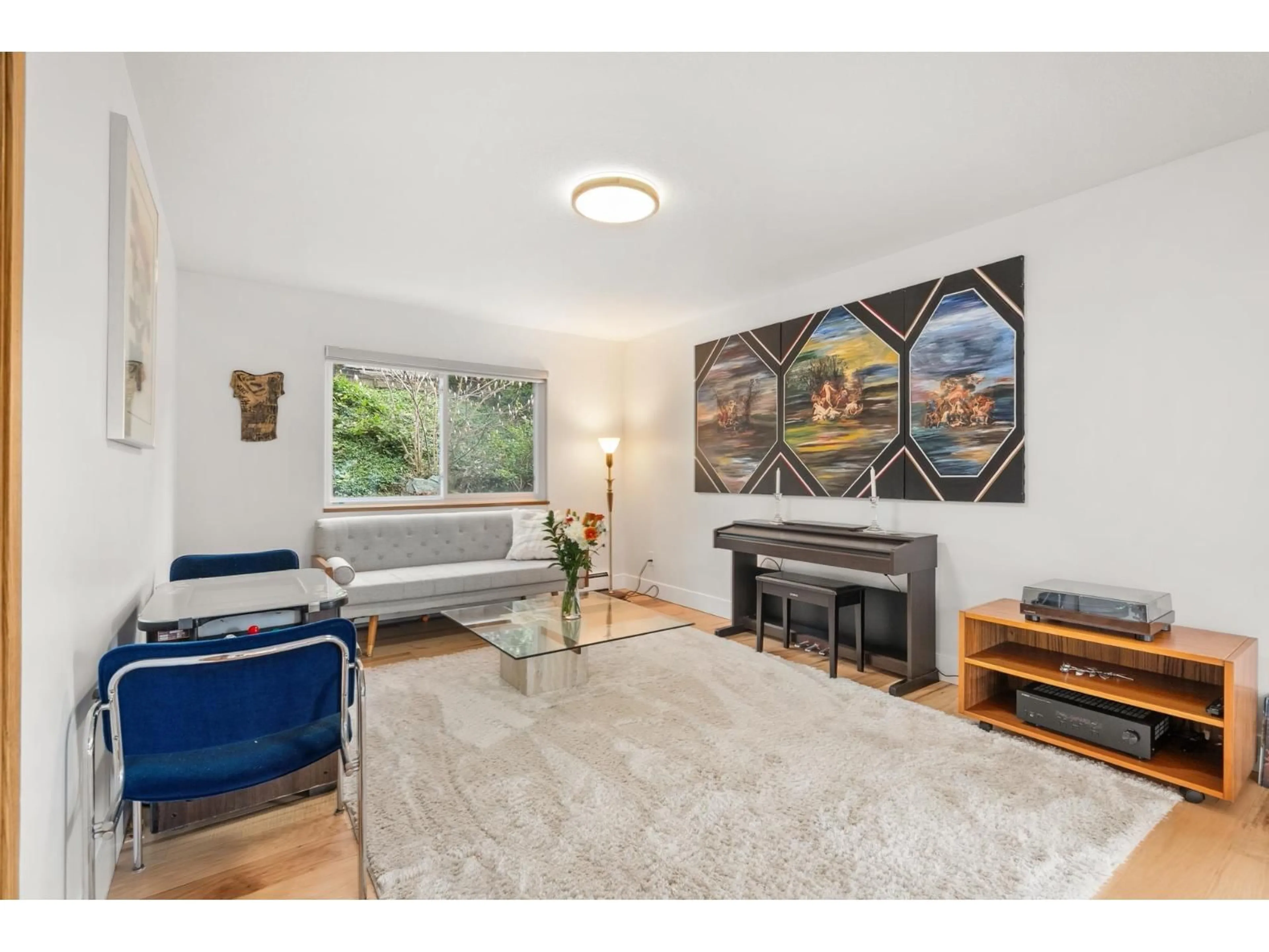 Living room with furniture, unknown for 7680 BARRYMORE DRIVE, Delta British Columbia V4C4C7