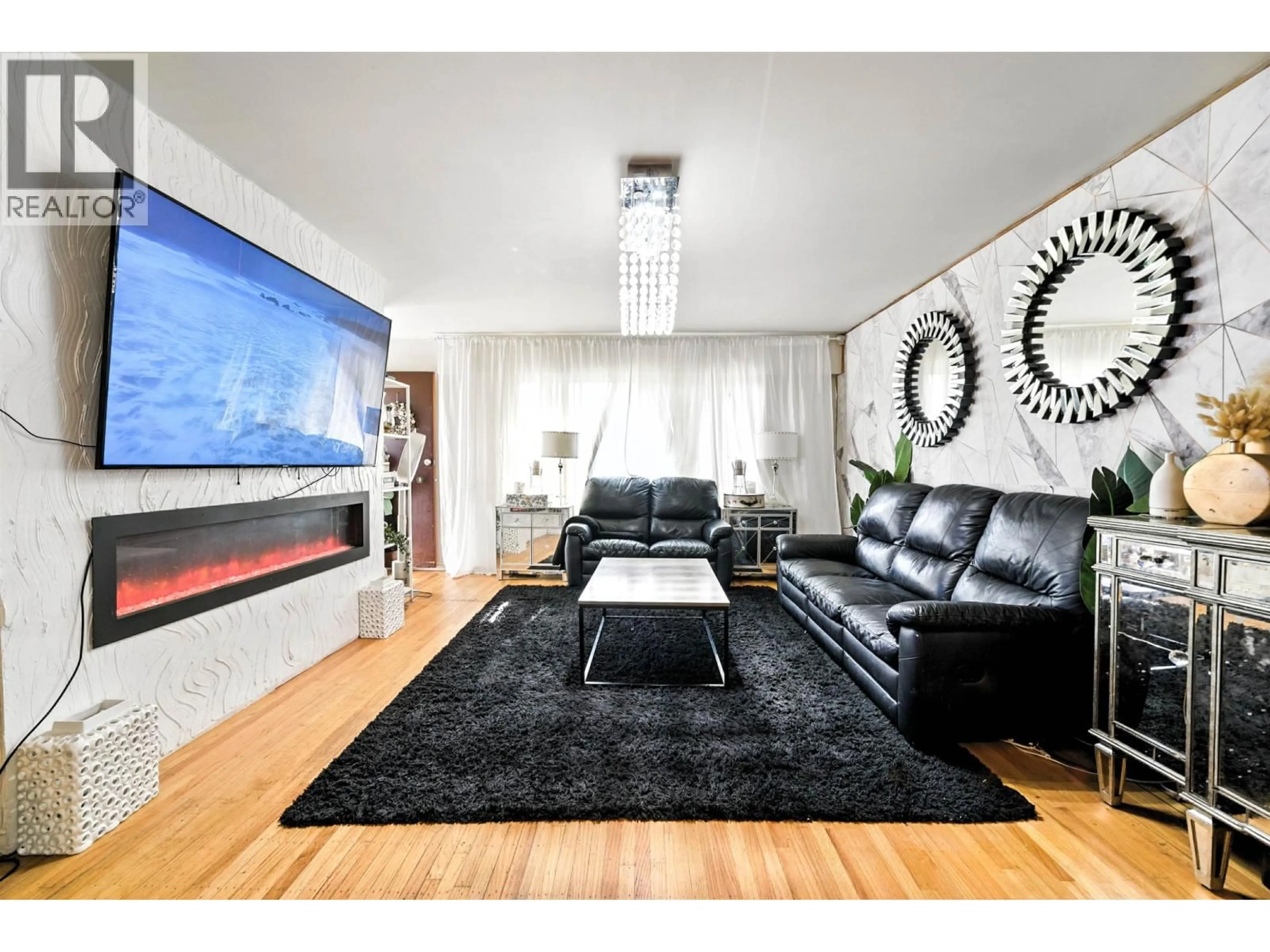 Living room with furniture, unknown for 4987 HOY STREET, Vancouver British Columbia V5R4N6