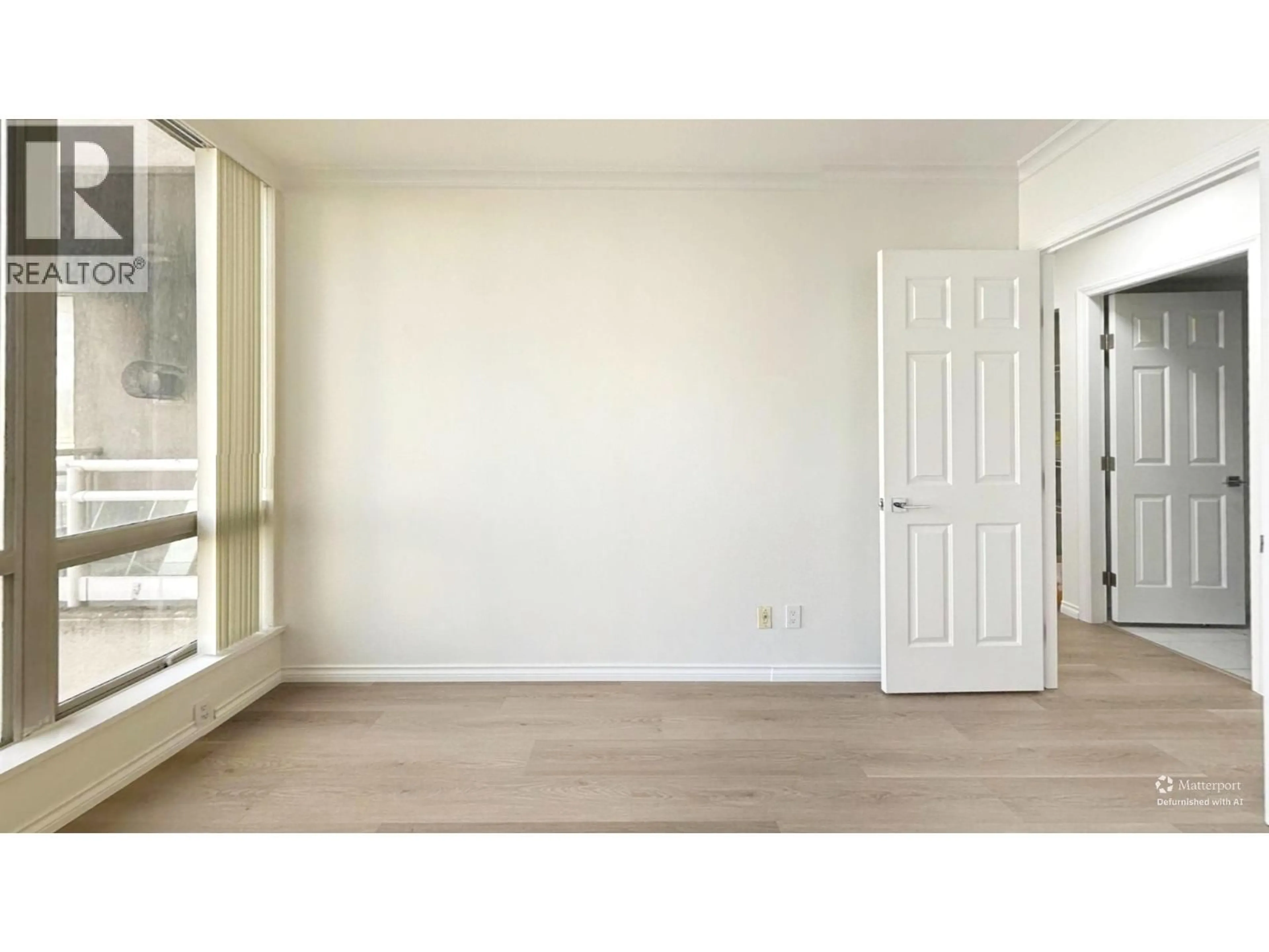 A pic of a room for 1406 - 9603 MANCHESTER DRIVE, Burnaby British Columbia V3N4Y7