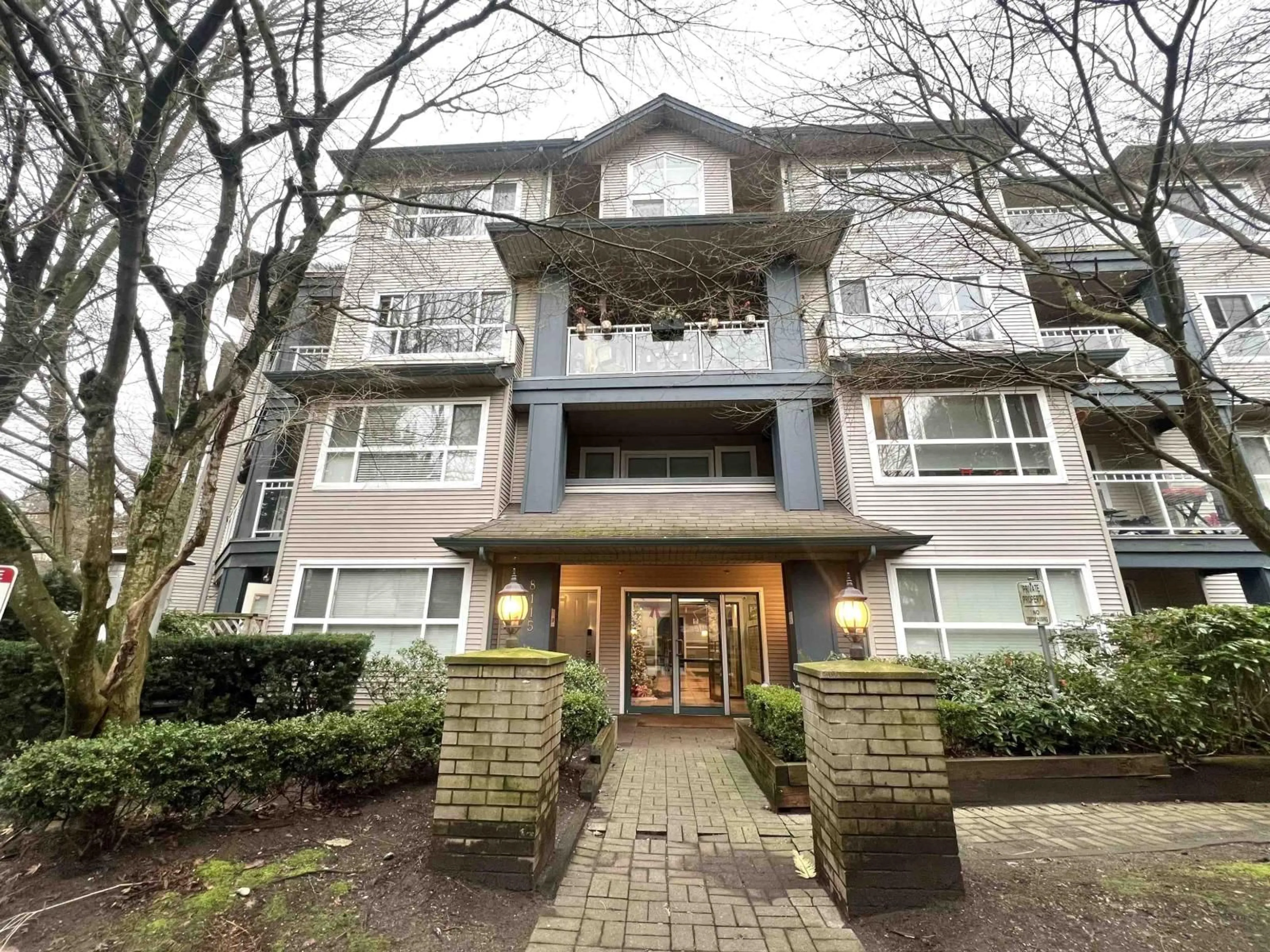 Unknown for 303 - 8115 121A STREET, Surrey British Columbia V3W1J2