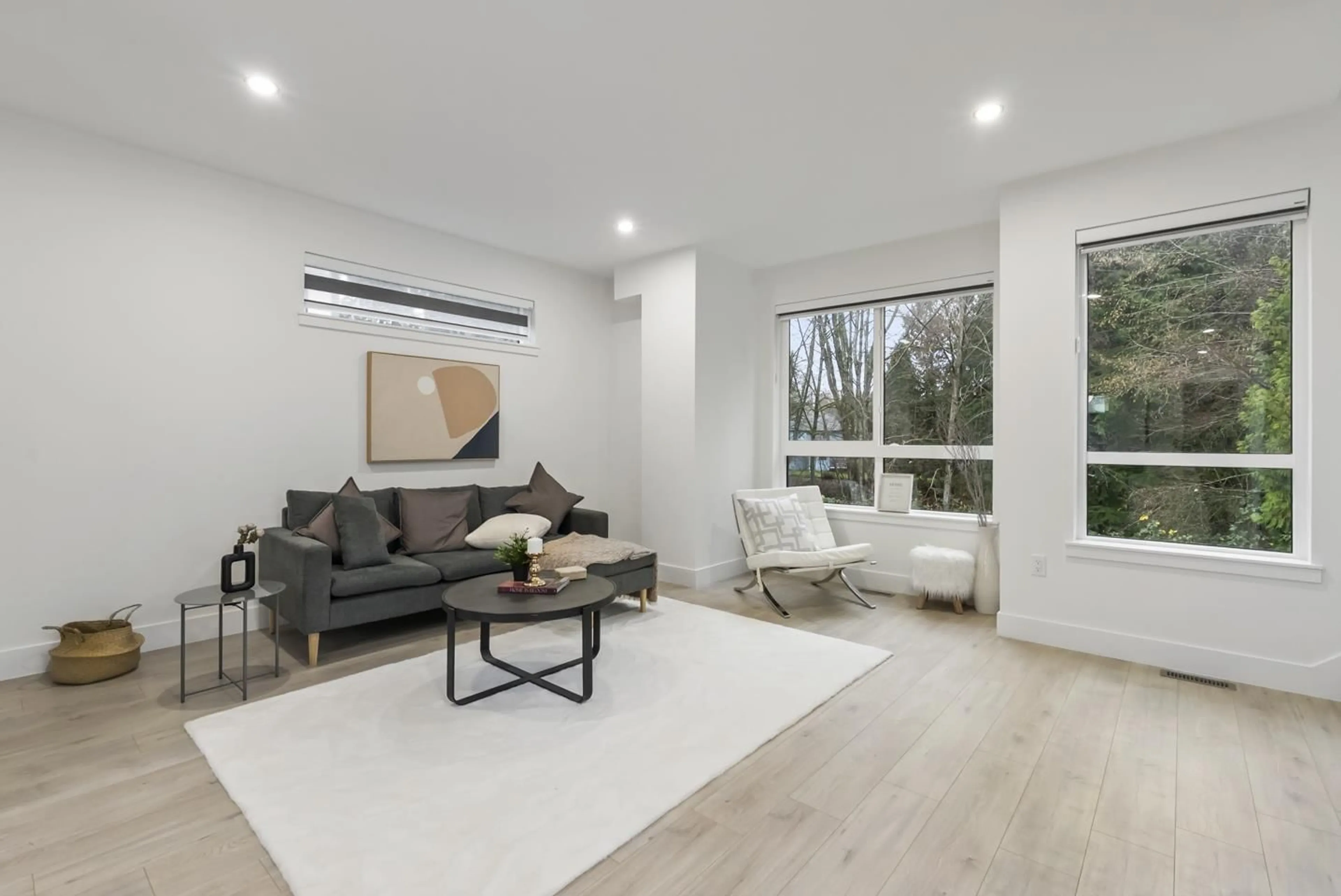 Living room with furniture, unknown for 32 - 13895 64 AVENUE, Surrey British Columbia V3W3N9