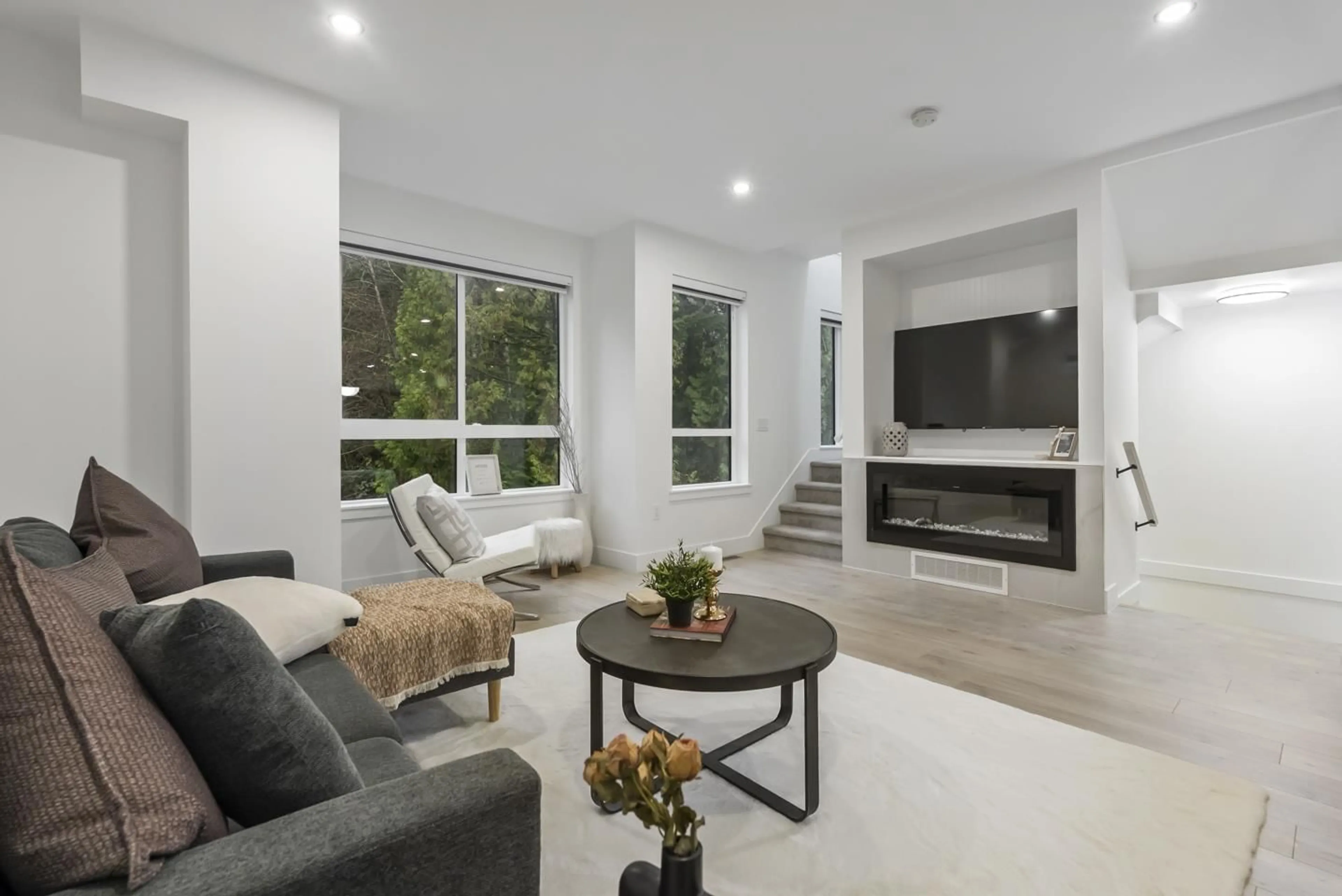 Living room with furniture, unknown for 32 - 13895 64 AVENUE, Surrey British Columbia V3W3N9