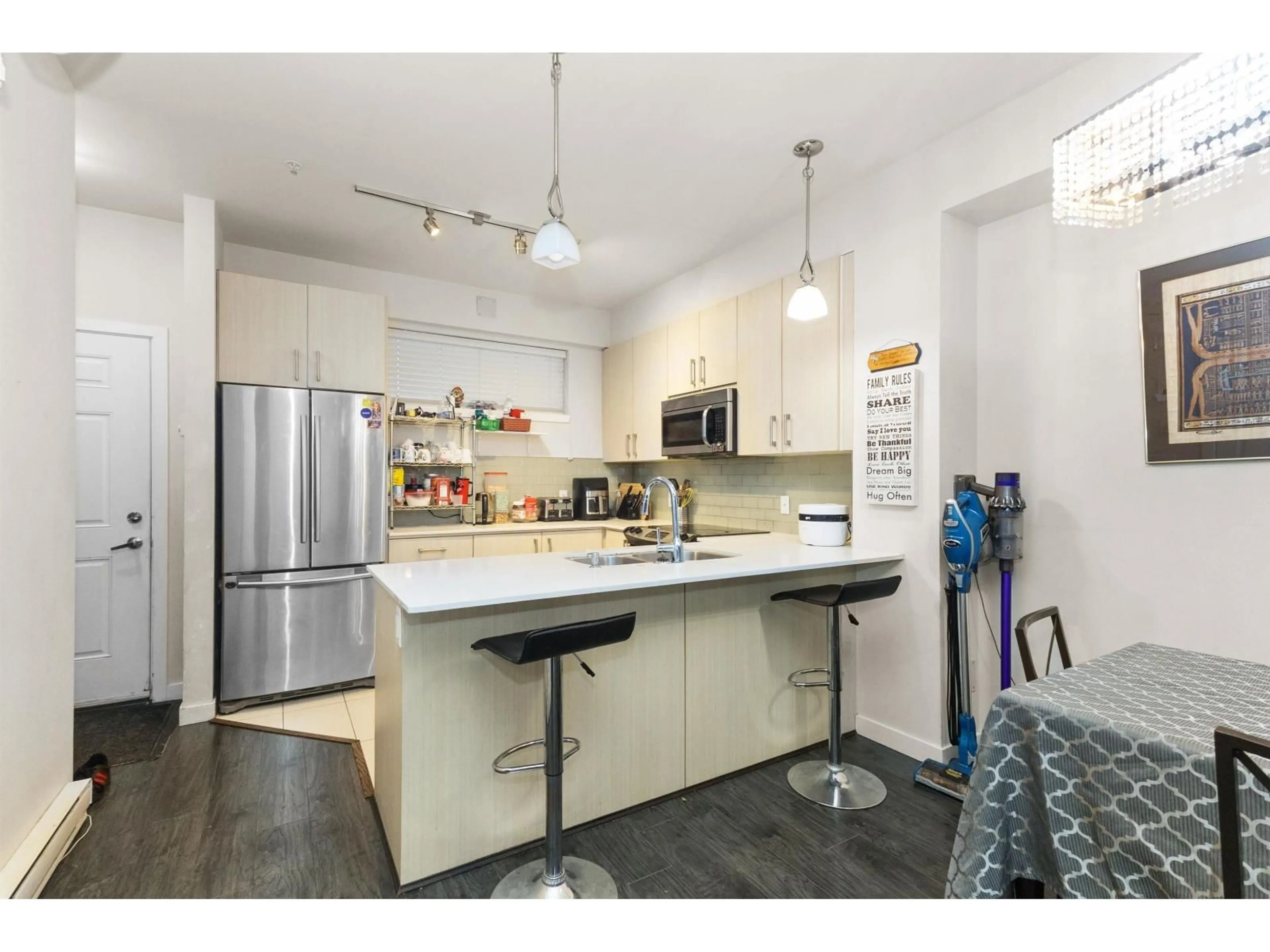 Unknown for 228 - 32095 HILLCREST AVENUE, Abbotsford British Columbia V2T1S3