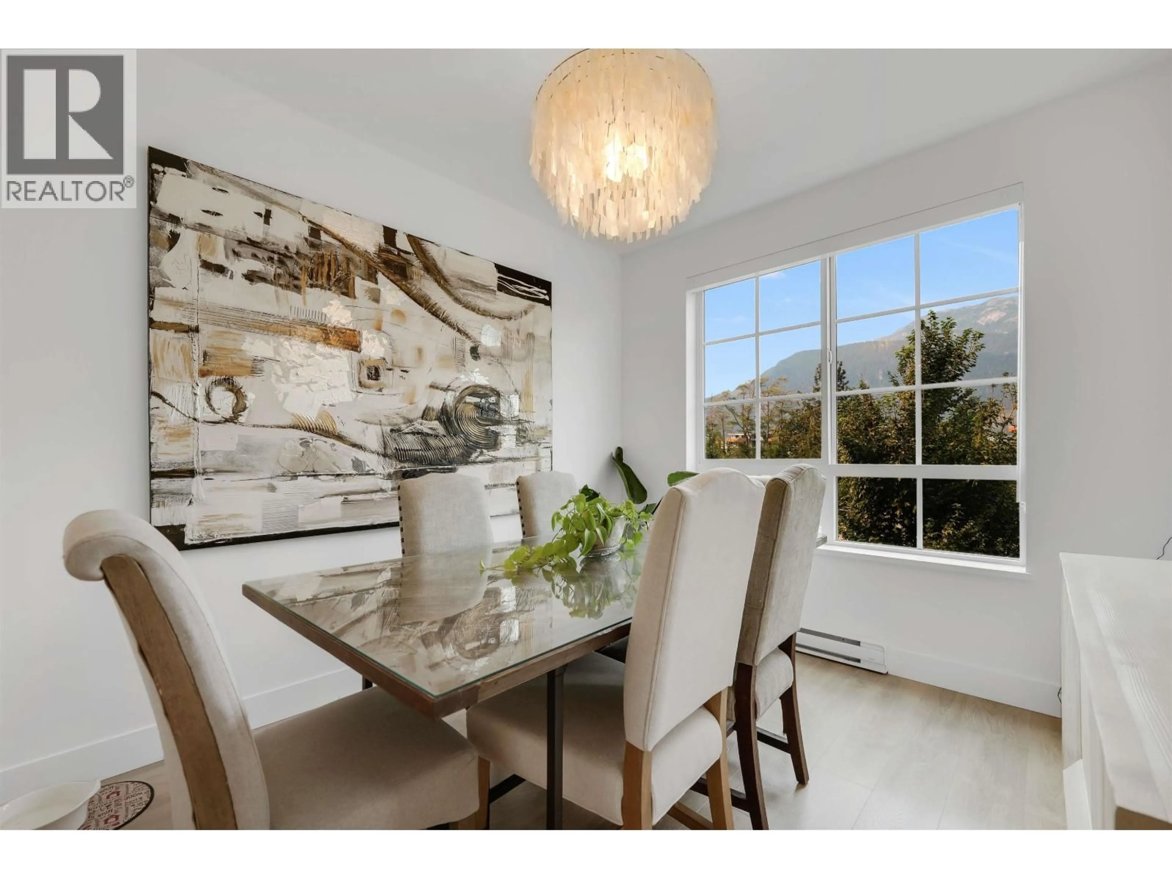 Dining room, unknown for 38053 HELM WAY, Squamish British Columbia V8B2A1