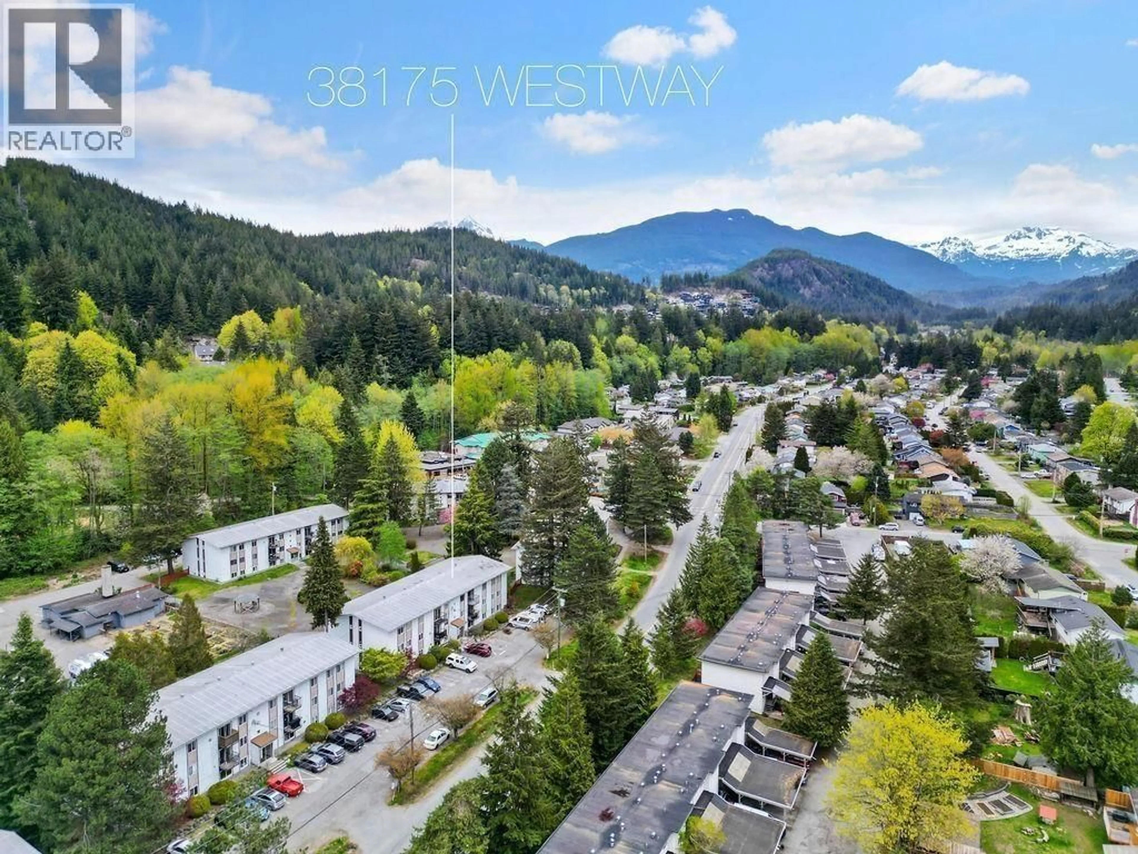A pic from outside/outdoor area/front of a property/back of a property/a pic from drone, mountain view for 26 - 38175 WESTWAY AVENUE, Squamish British Columbia V8B0Y4