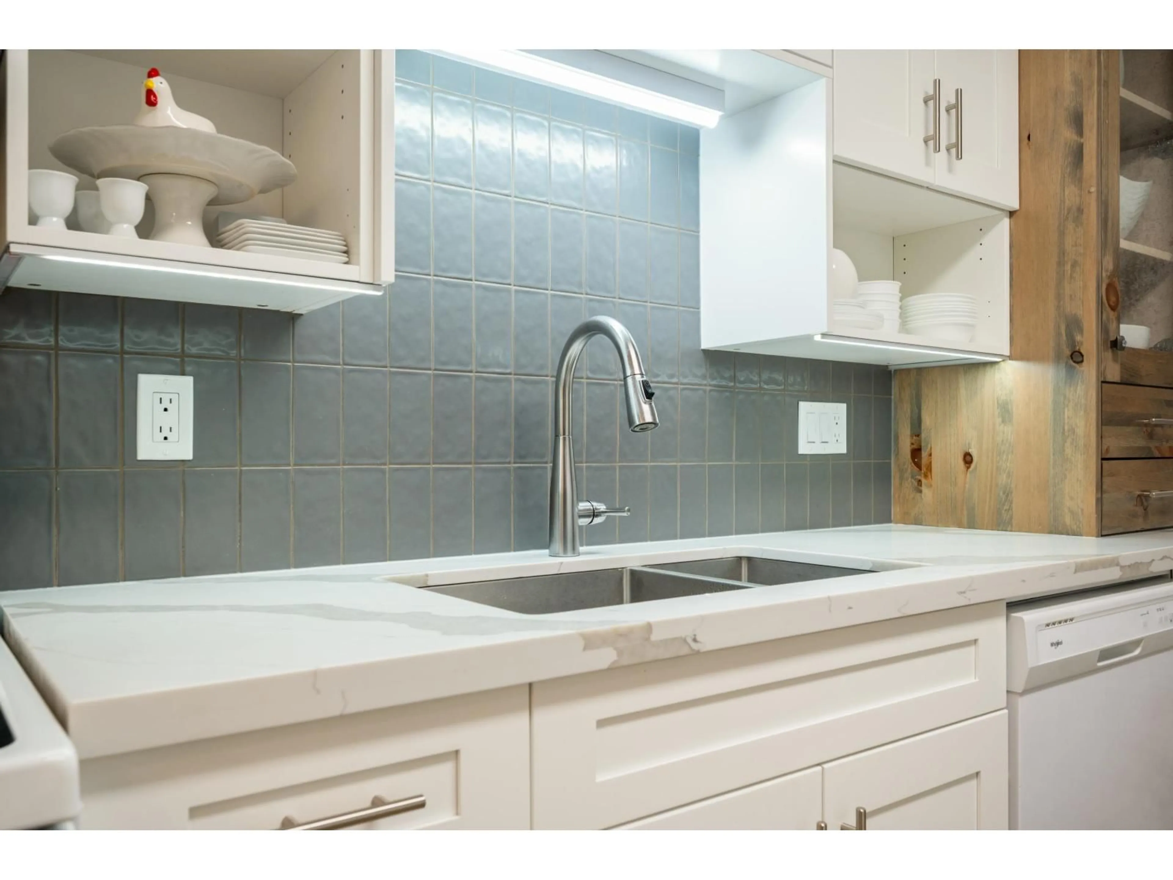 Standard kitchen, ceramic/tile floor for 107 - 33375 MAYFAIR AVENUE, Abbotsford British Columbia V2S1P4