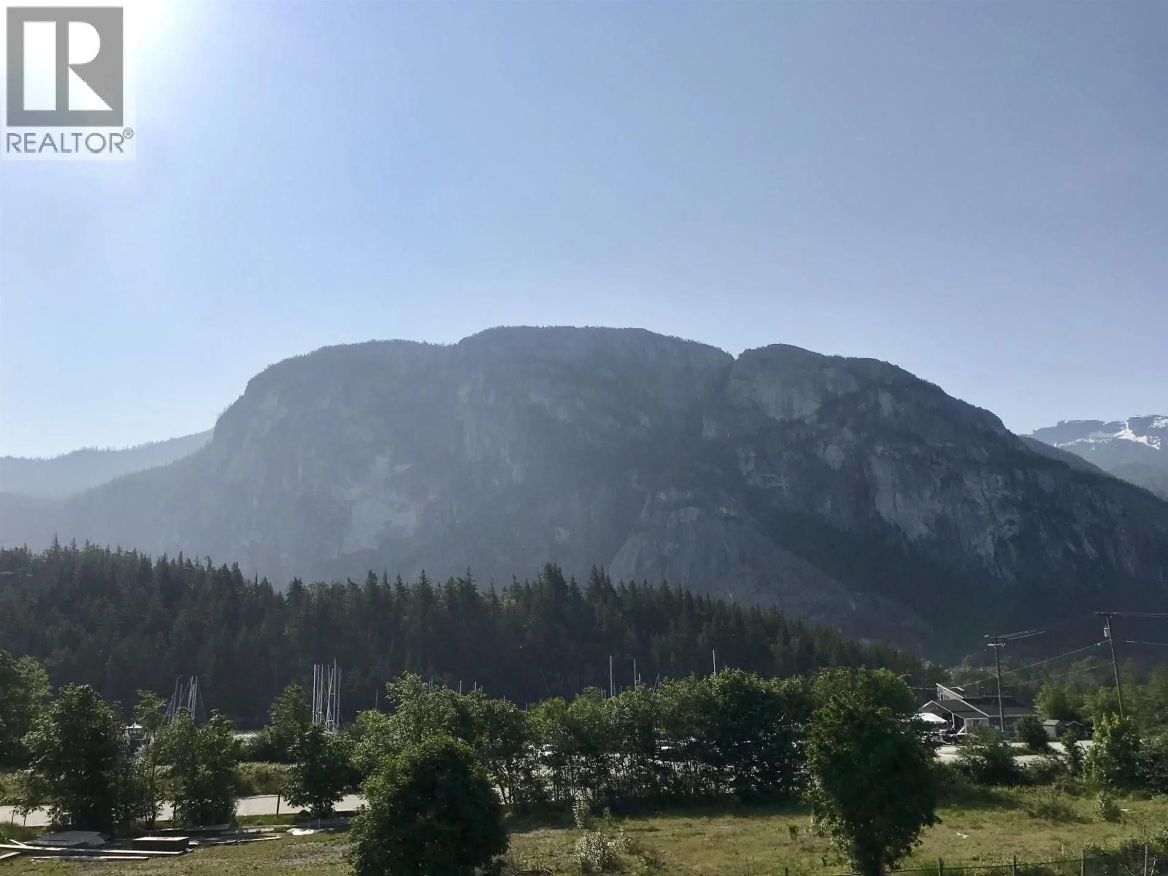 Blurry image for 302 - 37841 CLEVELAND AVENUE, Squamish British Columbia V8B0S8