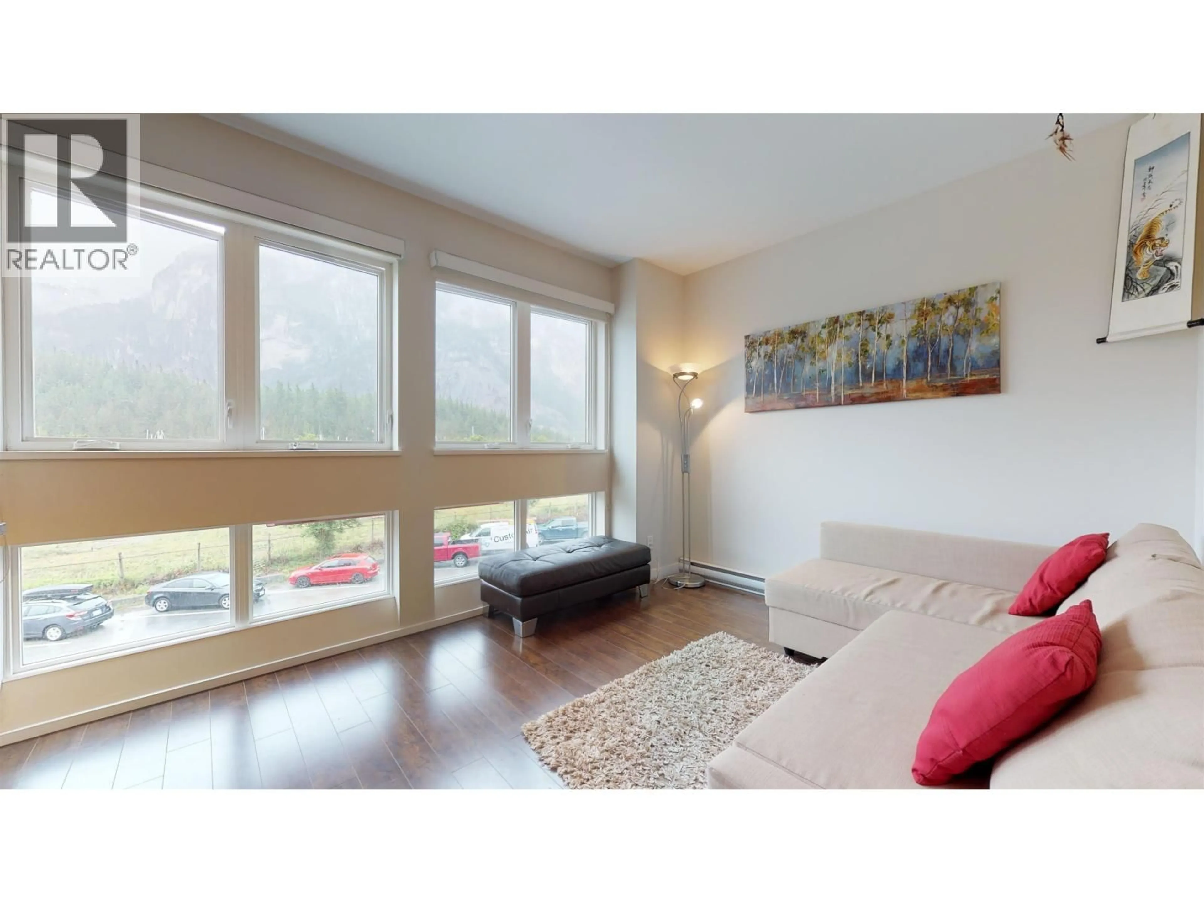 Living room with furniture, unknown for 302 - 37841 CLEVELAND AVENUE, Squamish British Columbia V8B0S8