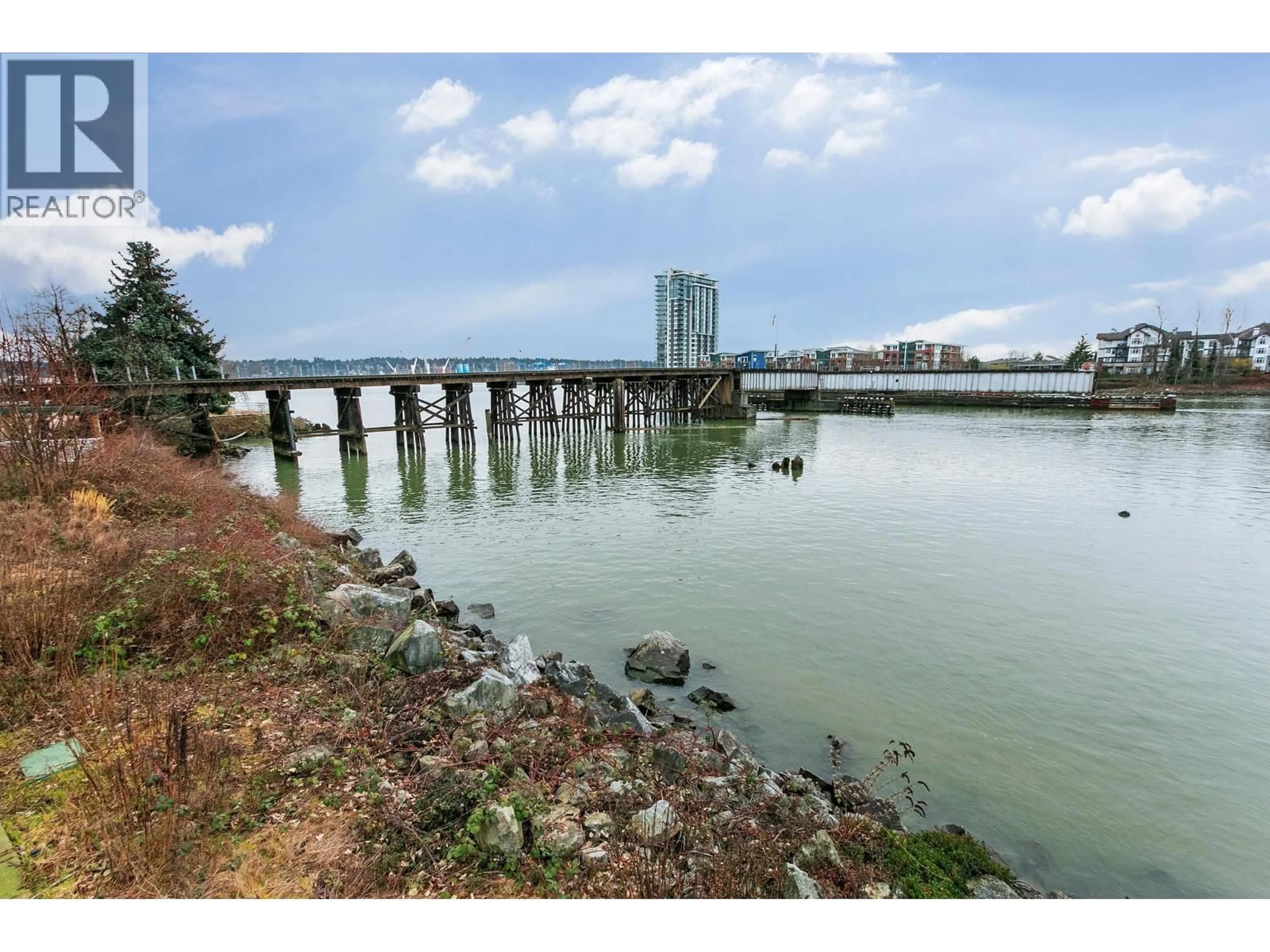 Blurry image for 305 - 8 LAGUNA COURT, New Westminster British Columbia V3M6M6