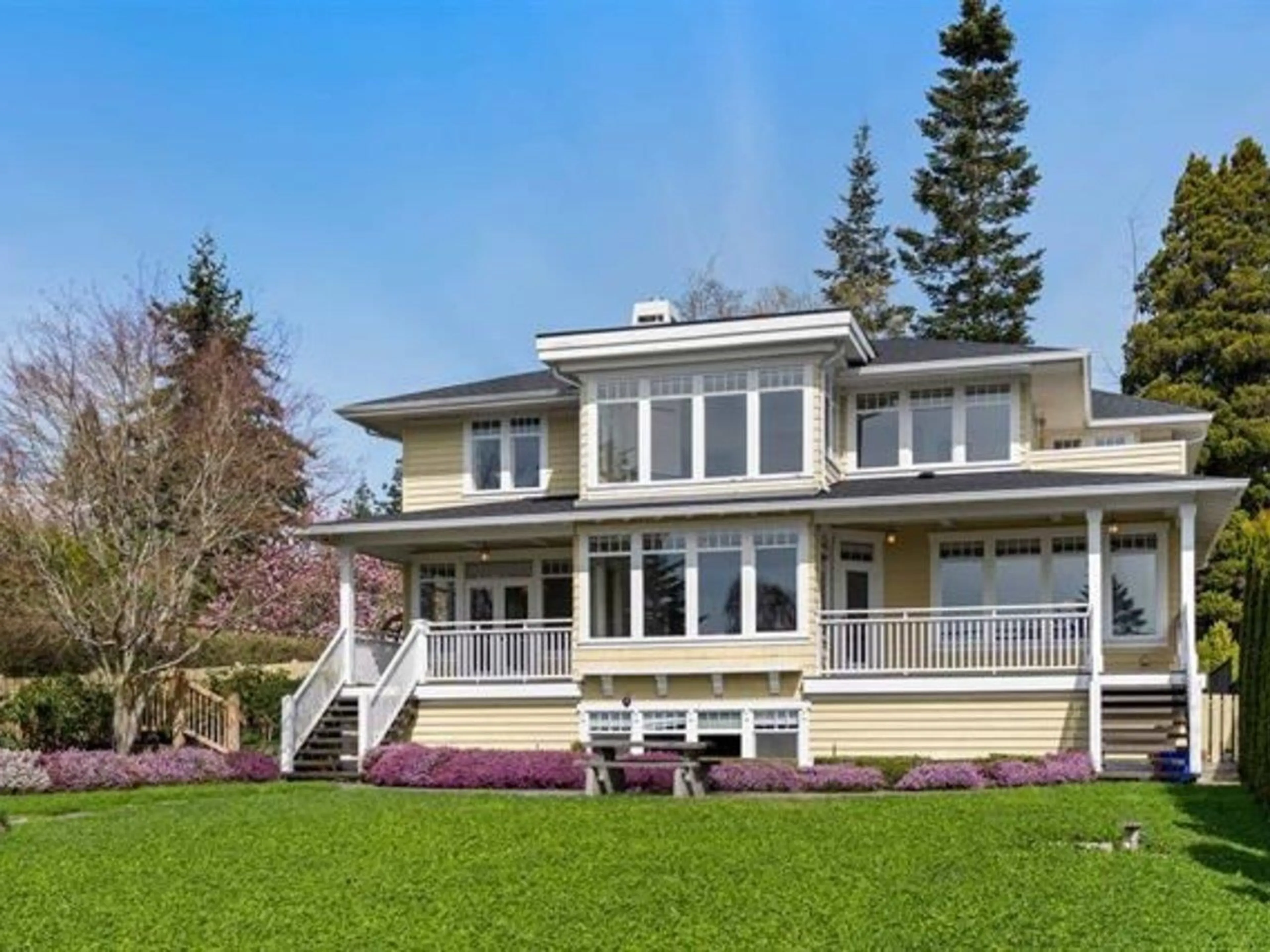 Home with vinyl exterior material, water/lake/river/ocean view for 14008 MARINE DRIVE, White Rock British Columbia V4B1A7