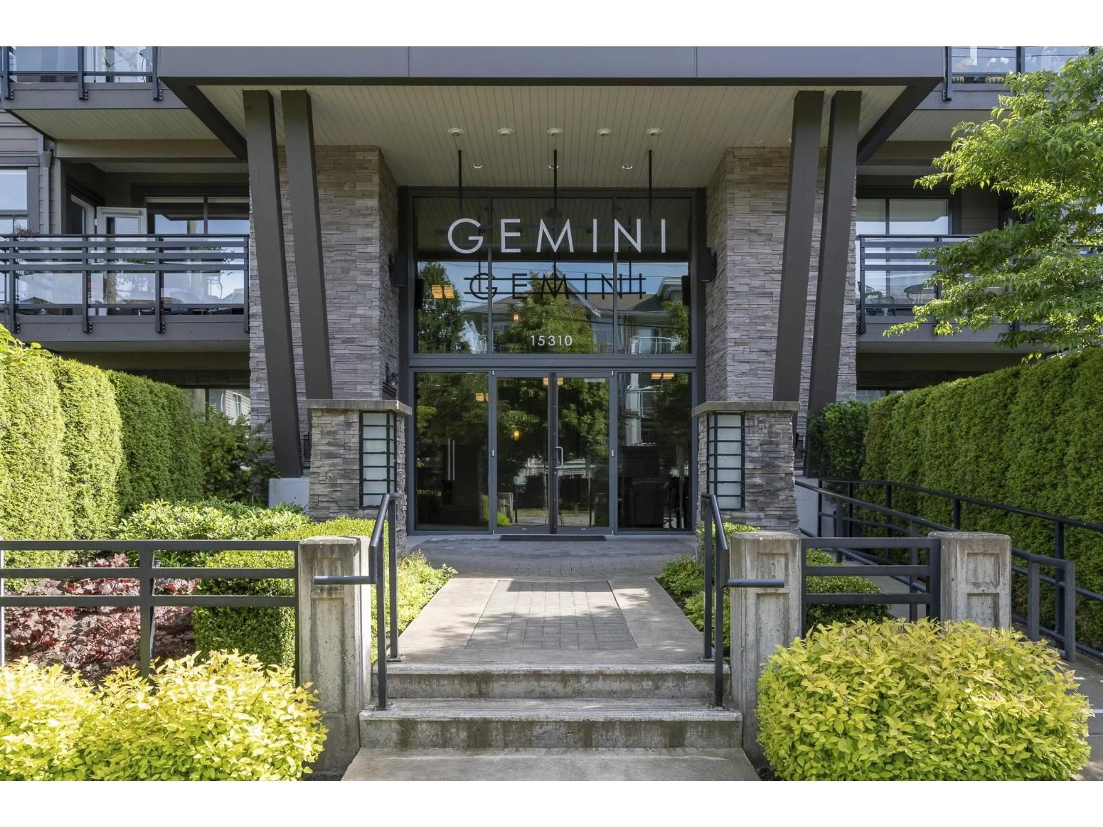 Indoor entryway for 106 - 15310 17A AVENUE, Surrey British Columbia V4A1V3