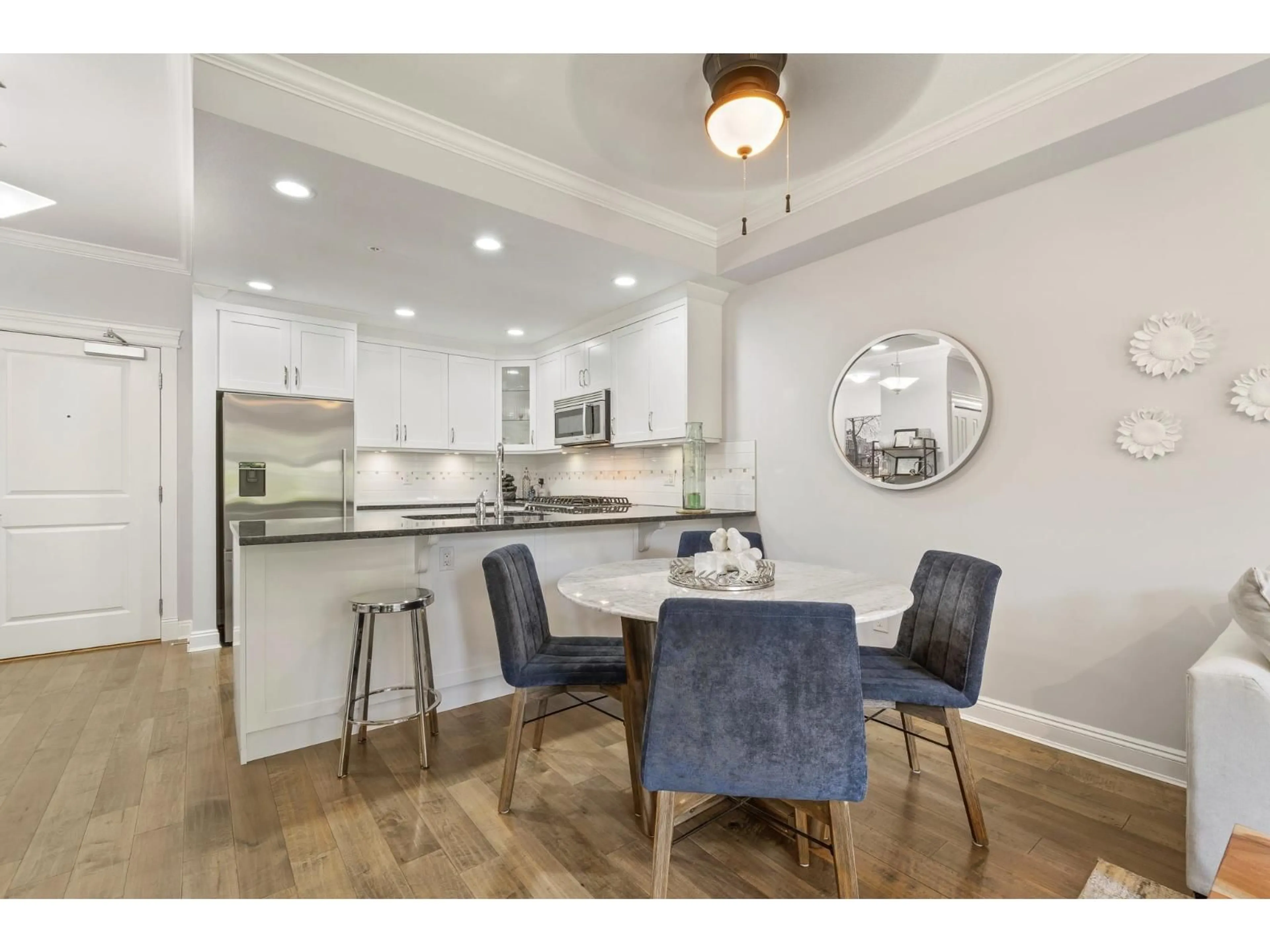 Open concept kitchen, unknown for 106 - 15310 17A AVENUE, Surrey British Columbia V4A1V3