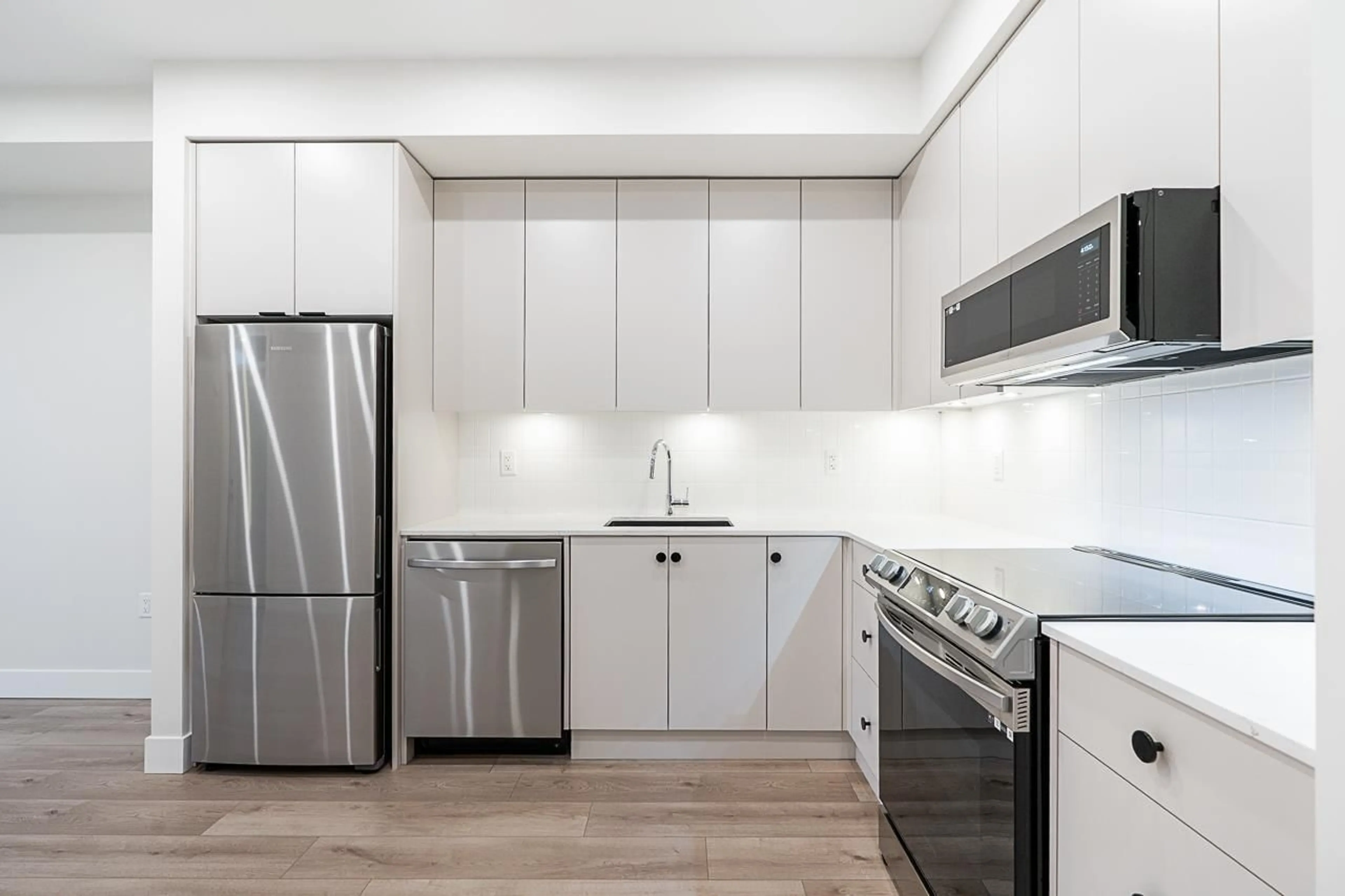 Standard kitchen, unknown for 307 - 45511 CAMPUS DRIVE, Chilliwack British Columbia V2R6K8