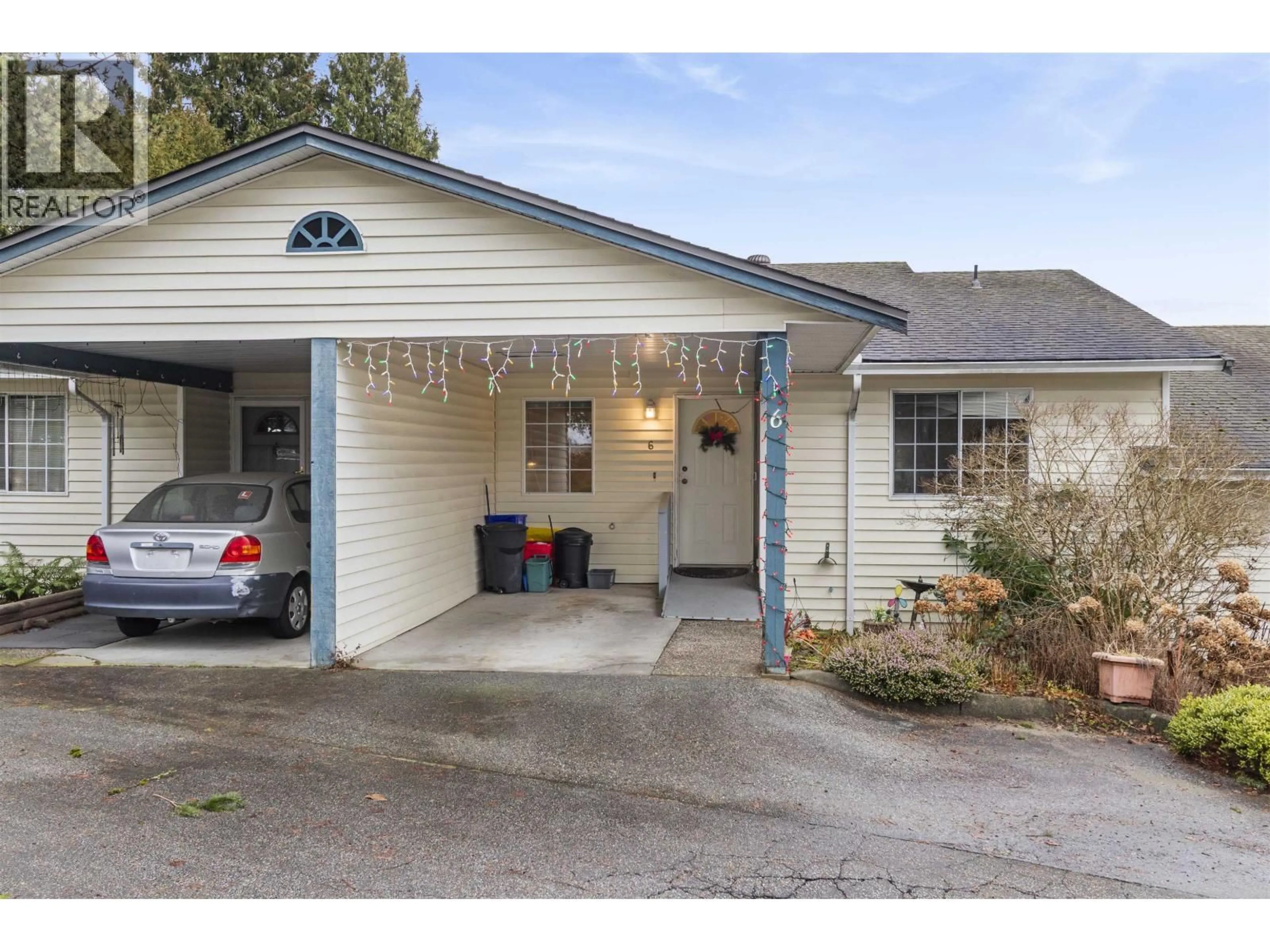 Indoor garage for 6 - 11464 FISHER STREET, Maple Ridge British Columbia V2X0H7