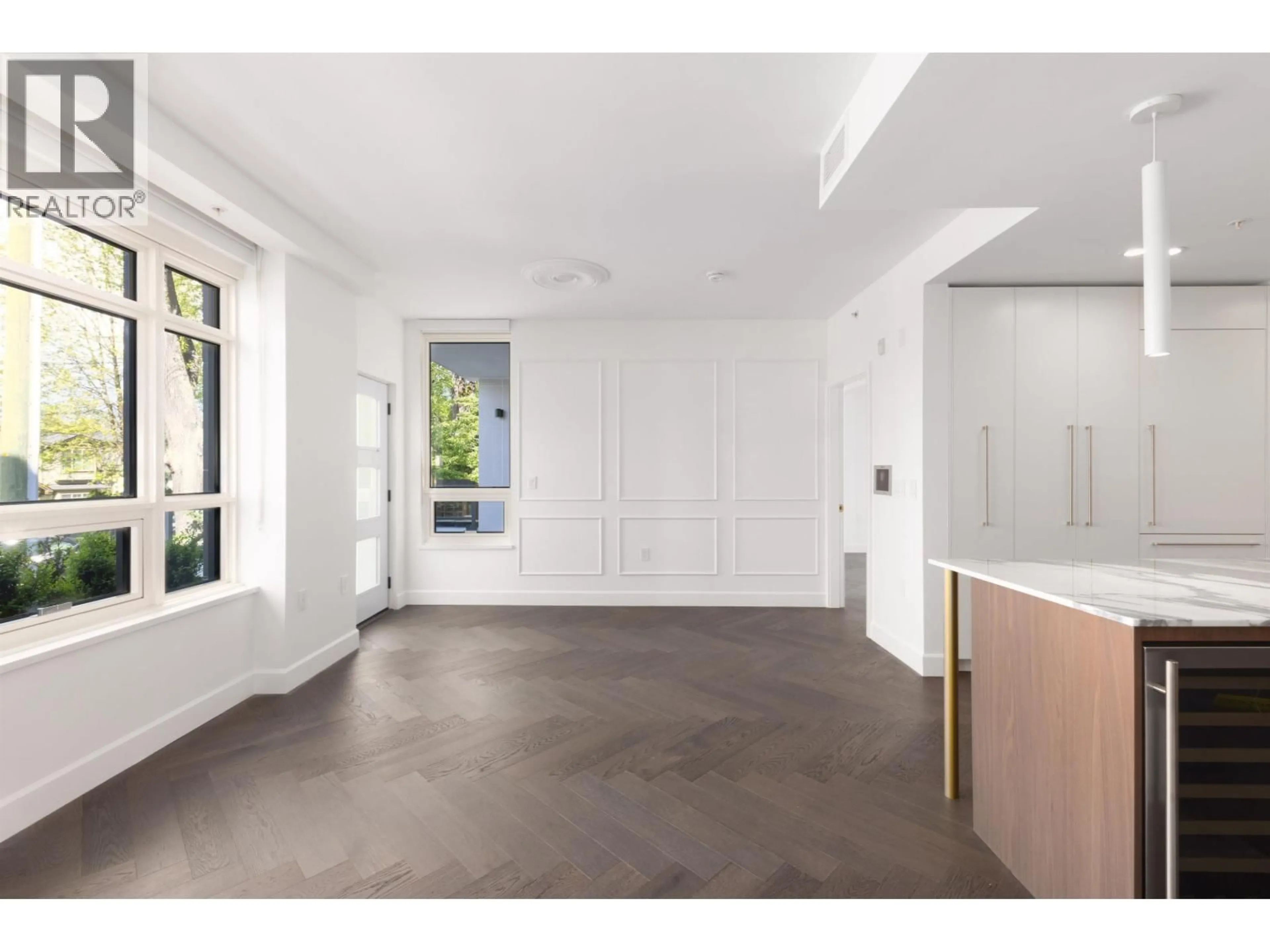 Indoor foyer for 101 - 3668 10TH AVENUE, Vancouver British Columbia V6R0G4