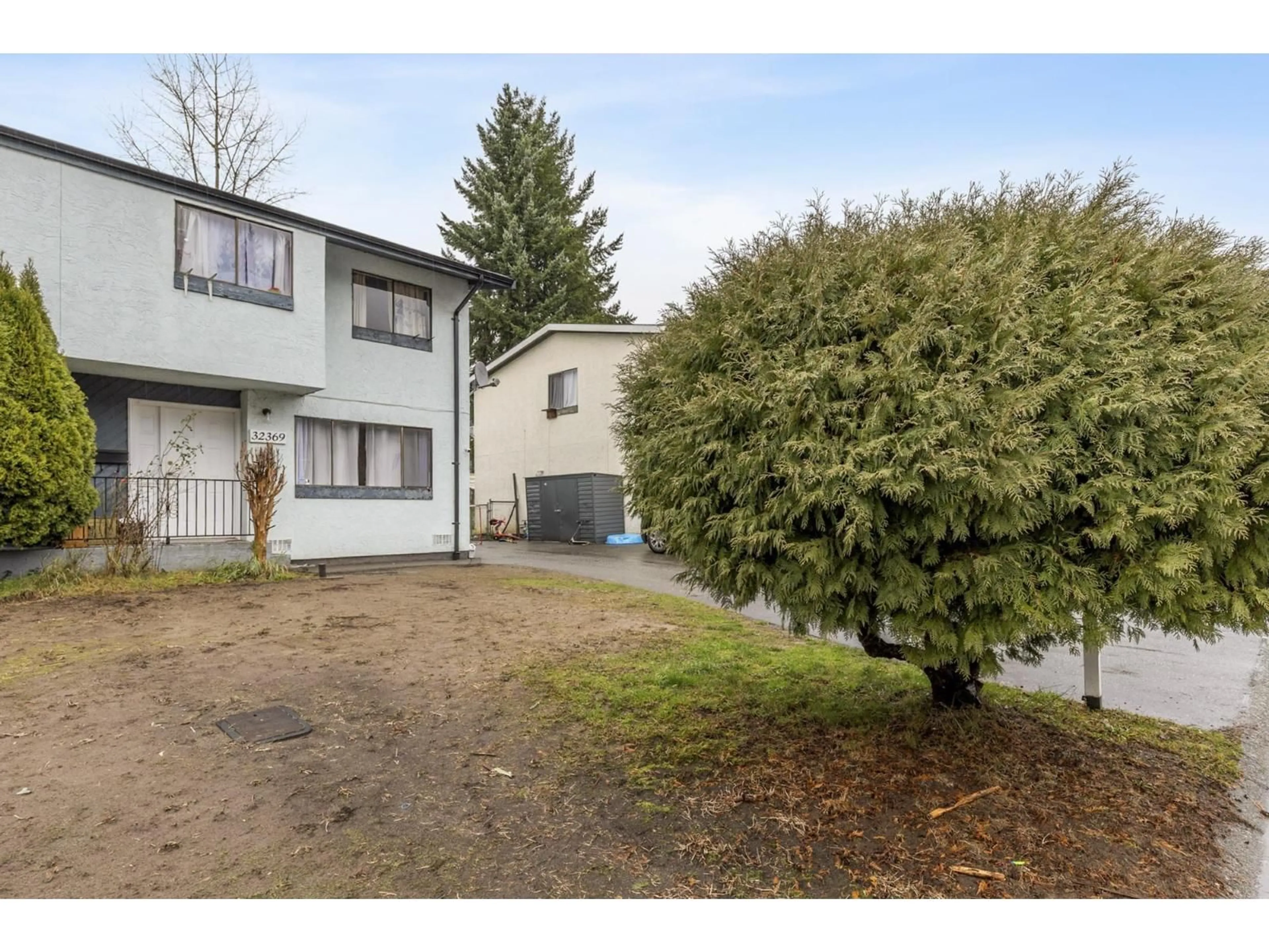 A pic from outside/outdoor area/front of a property/back of a property/a pic from drone, street for 32369 GREBE CRESCENT, Mission British Columbia V2V4Z2