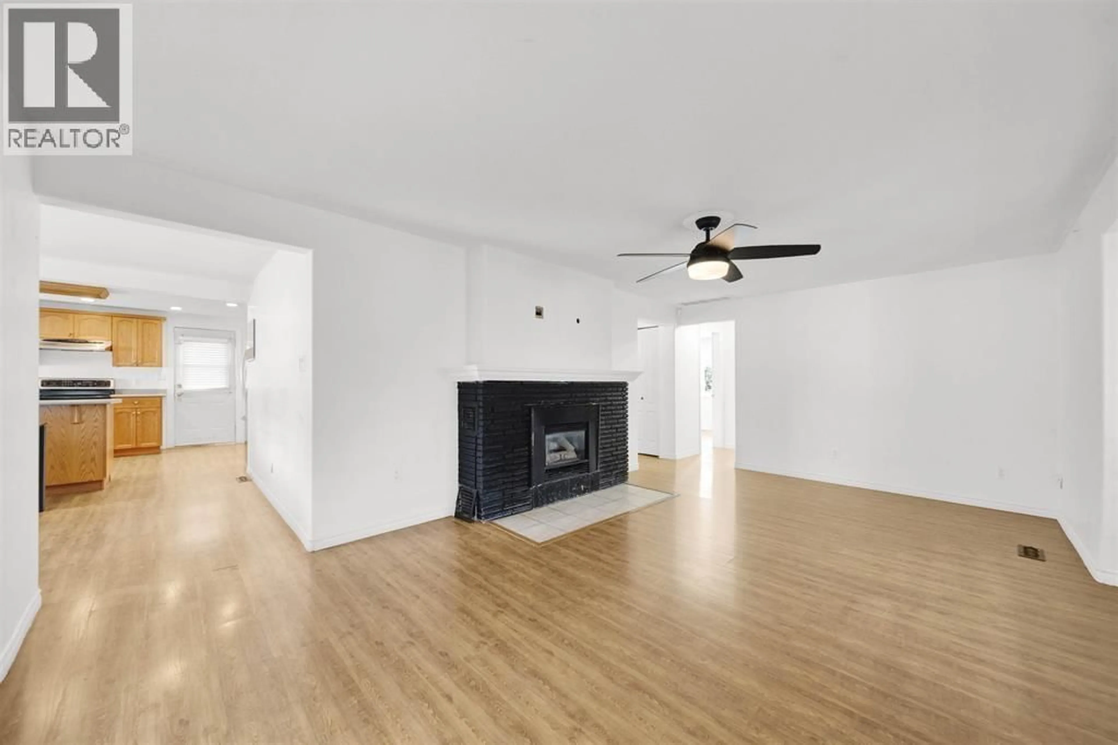 A pic of a room for 11394 240 STREET, Maple Ridge British Columbia V2W0B4