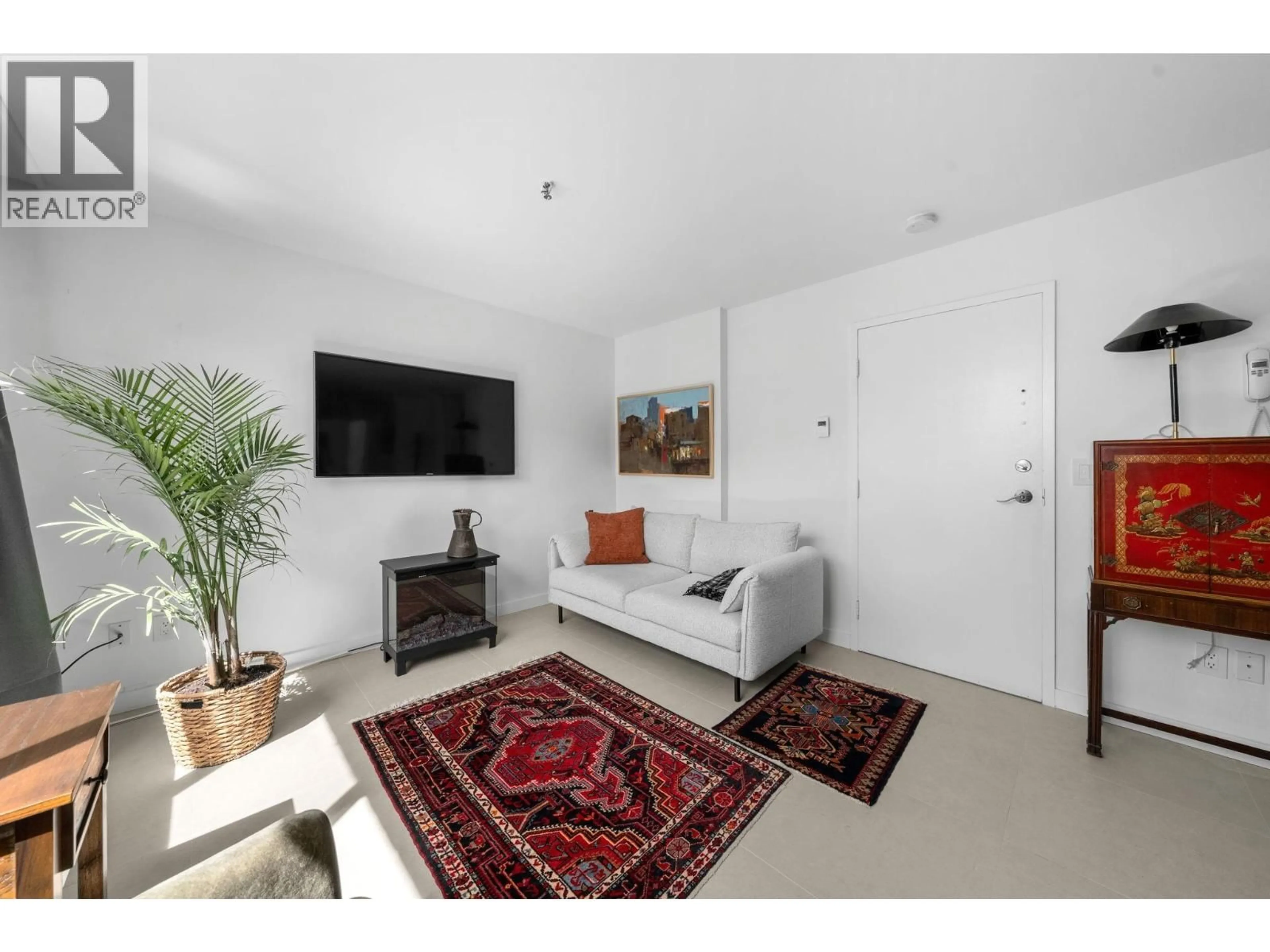 Living room with furniture, unknown for 101A - 460 14TH STREET, West Vancouver British Columbia V7T2W1