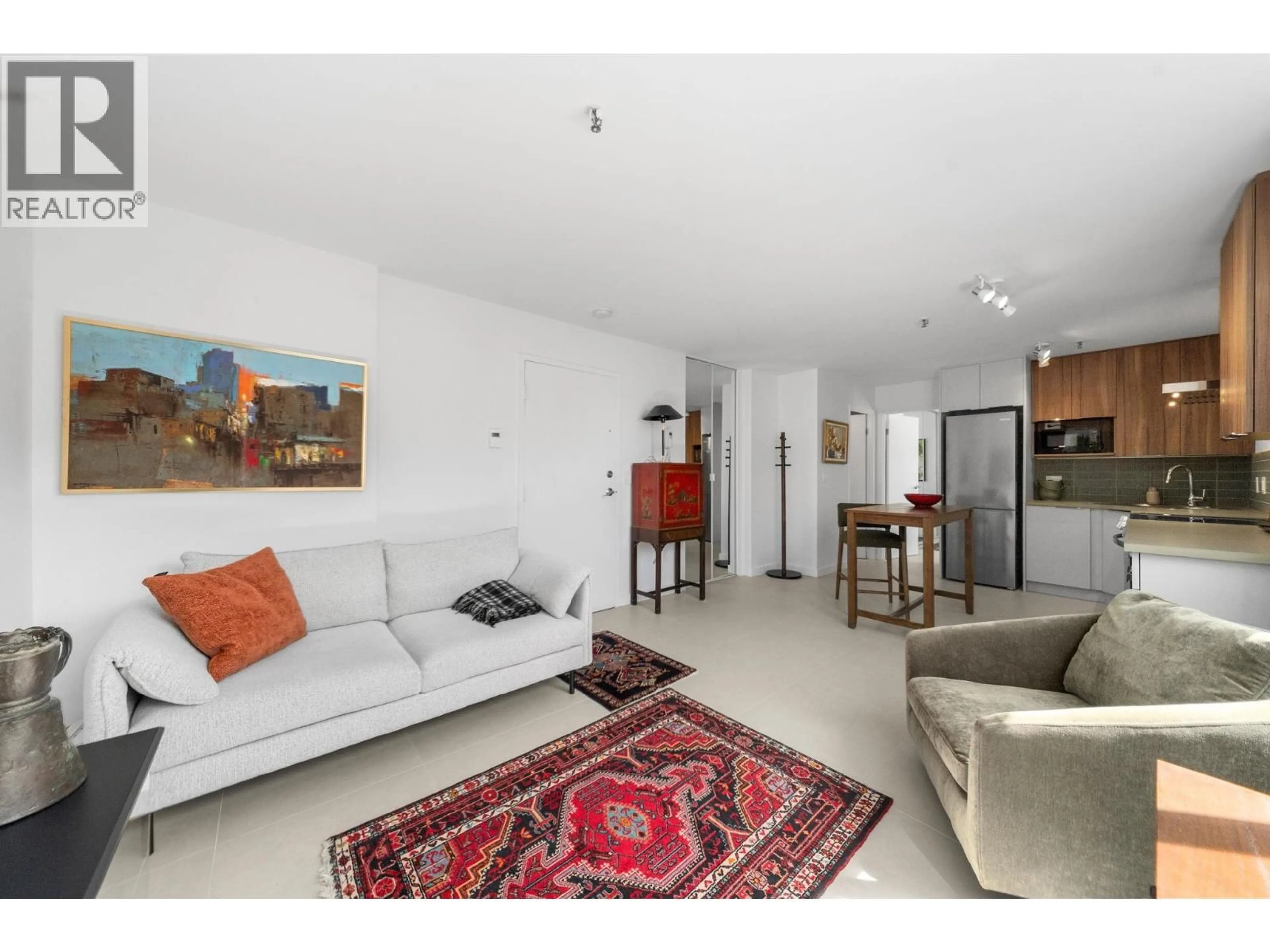 Living room with furniture, unknown for 101A - 460 14TH STREET, West Vancouver British Columbia V7T2W1