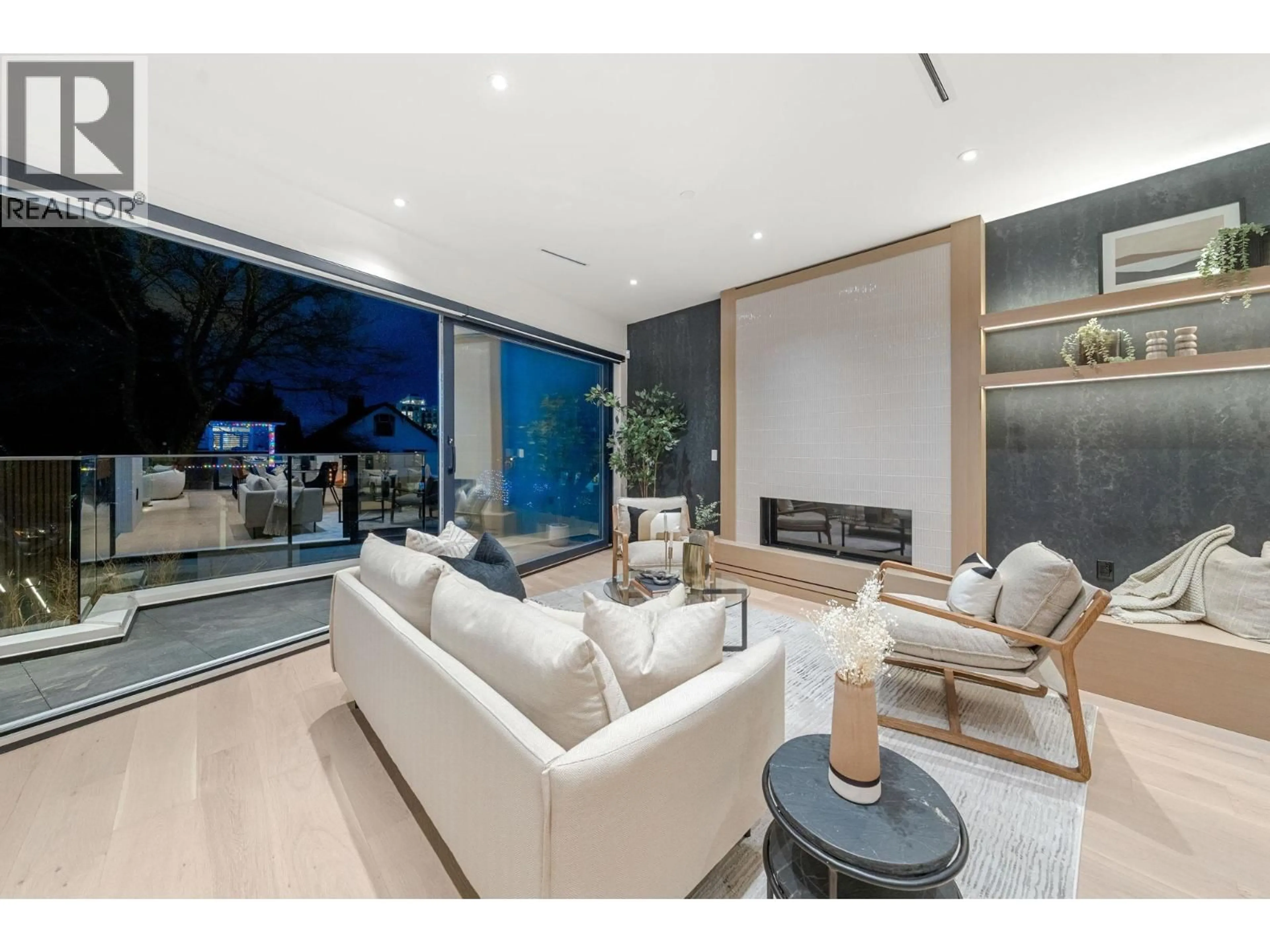 Living room with furniture, unknown for 3679 PANDORA STREET, Vancouver British Columbia V5K1X1