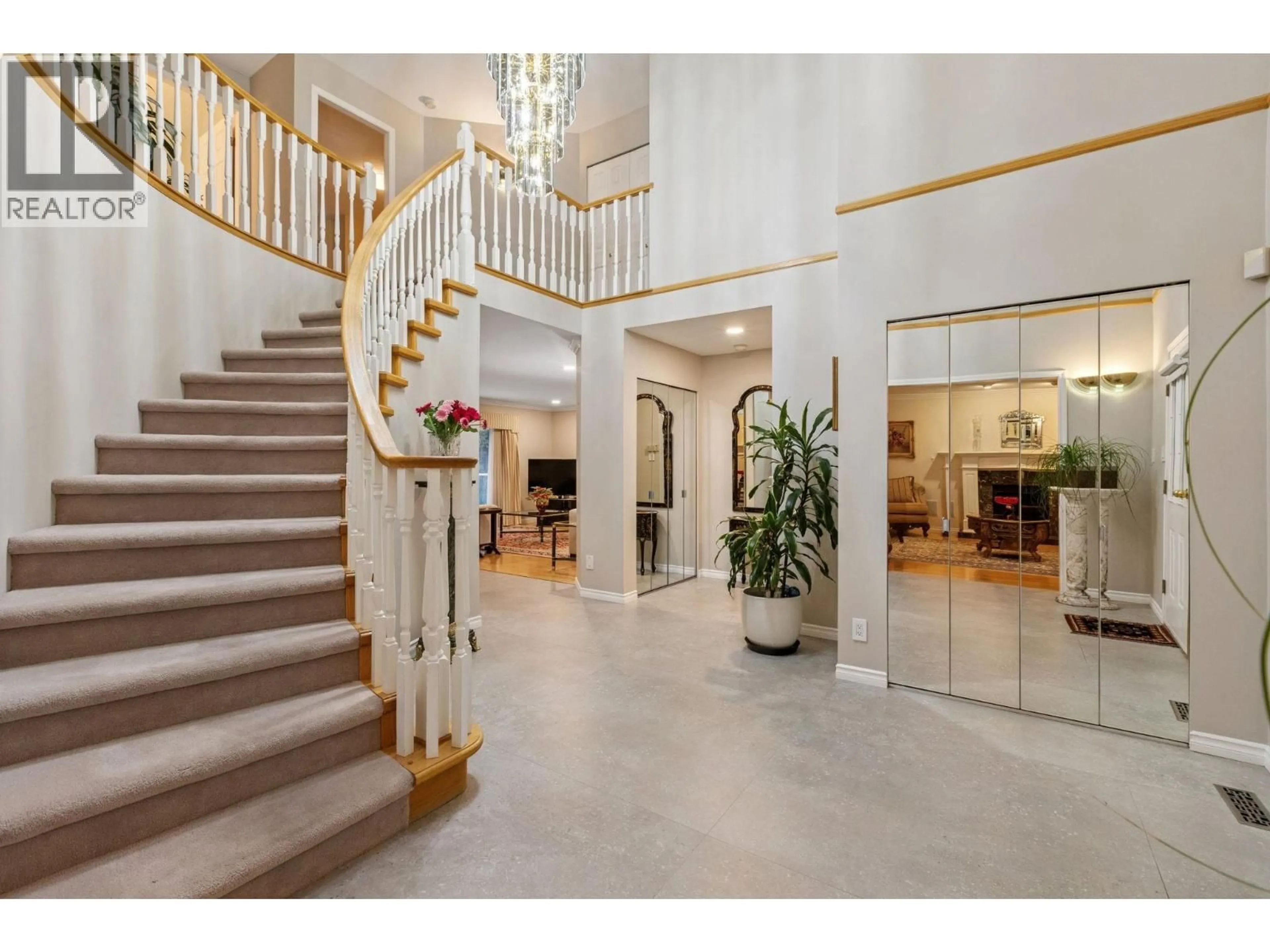 Indoor foyer for 5707 NANCY GREENE WAY, North Vancouver British Columbia V7R4W3