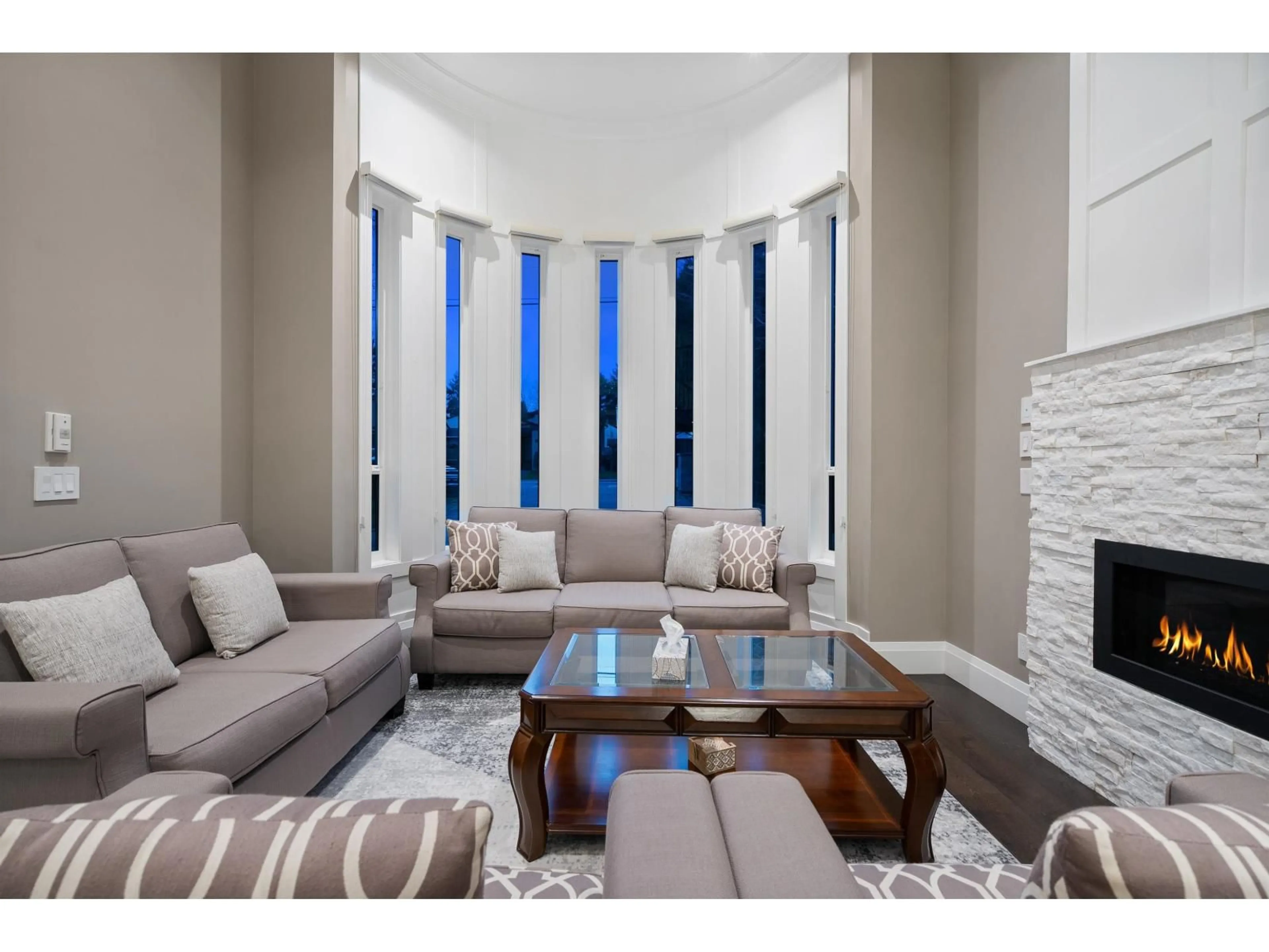 Living room with furniture, unknown for 6648 134 STREET, Surrey British Columbia V3W4S4