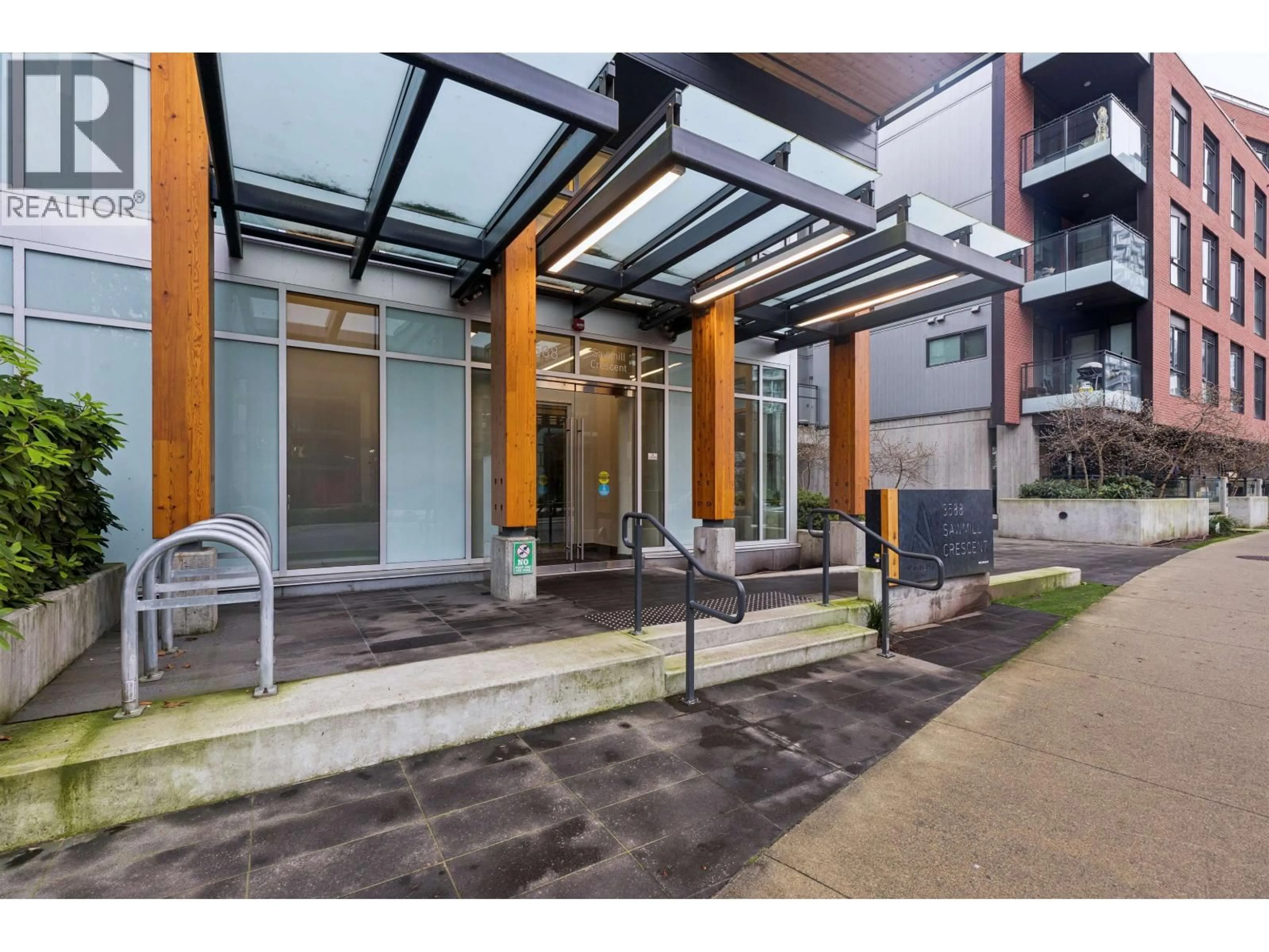 Indoor foyer for 202 - 3588 SAWMILL CRESCENT, Vancouver British Columbia V5S0H5