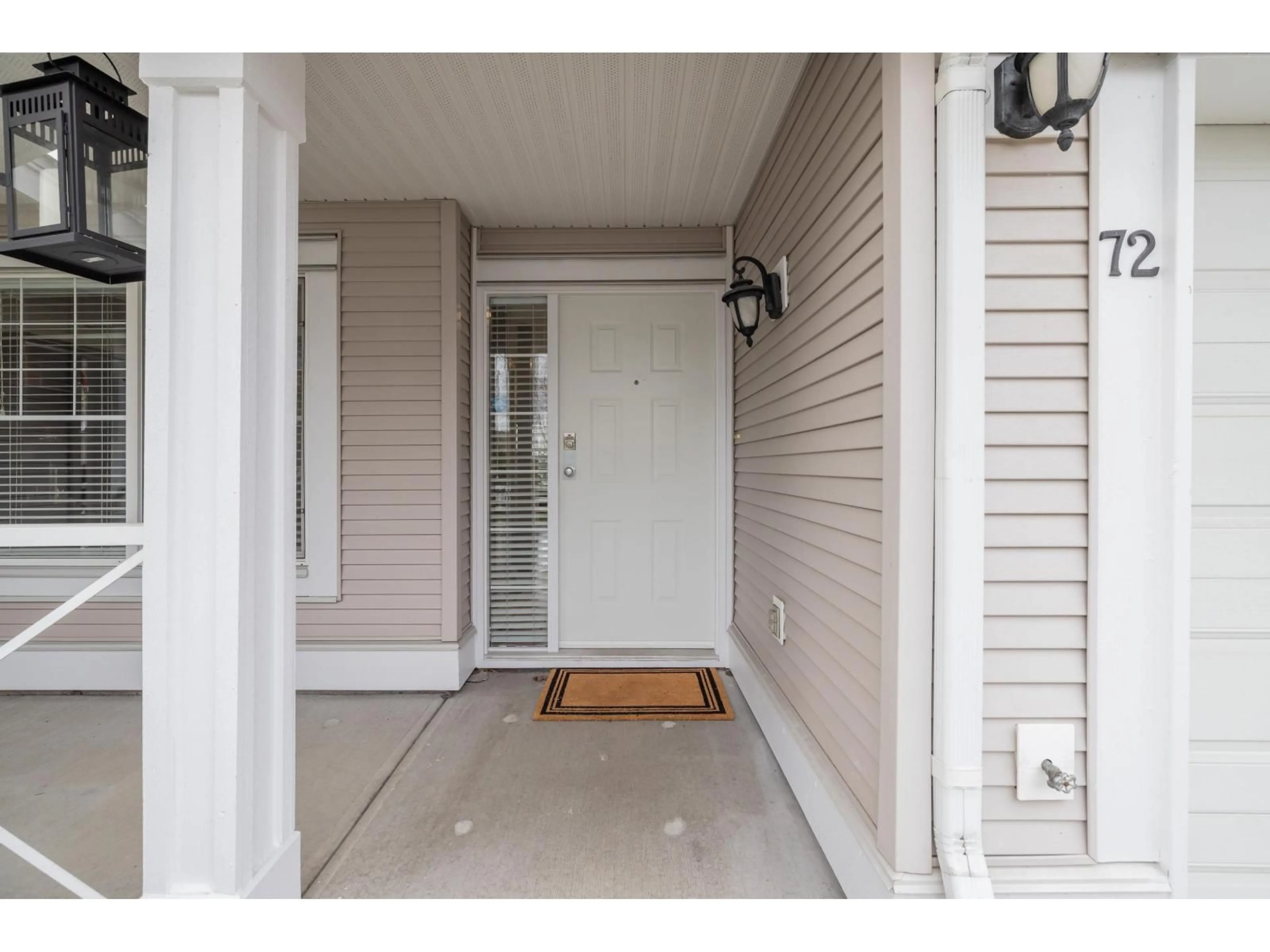 Indoor entryway for 72 - 16995 64 AVENUE, Surrey British Columbia V3S0V9