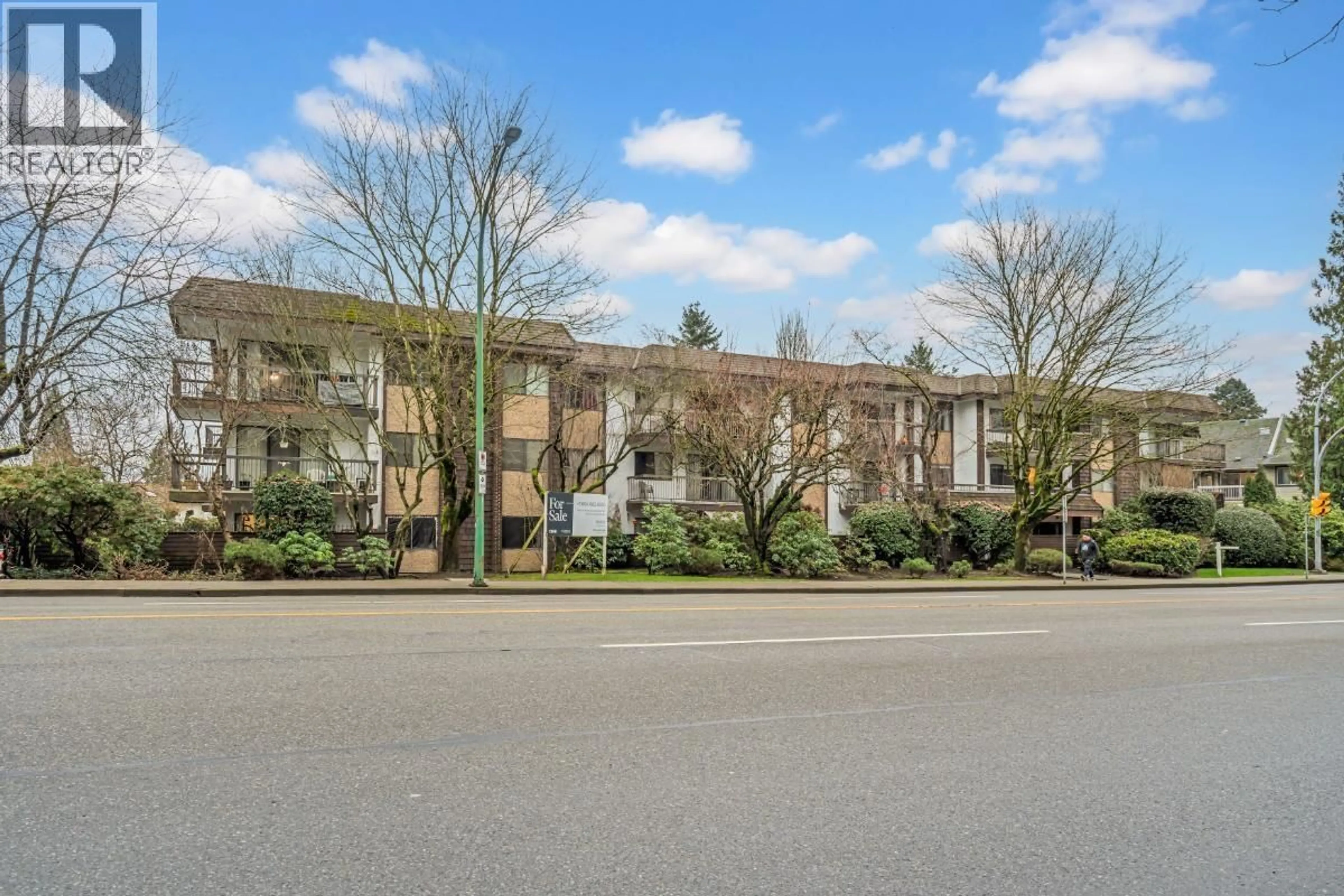 A pic from outside/outdoor area/front of a property/back of a property/a pic from drone, street for 103 - 4345 GRANGE STREET, Burnaby British Columbia V5H1P4
