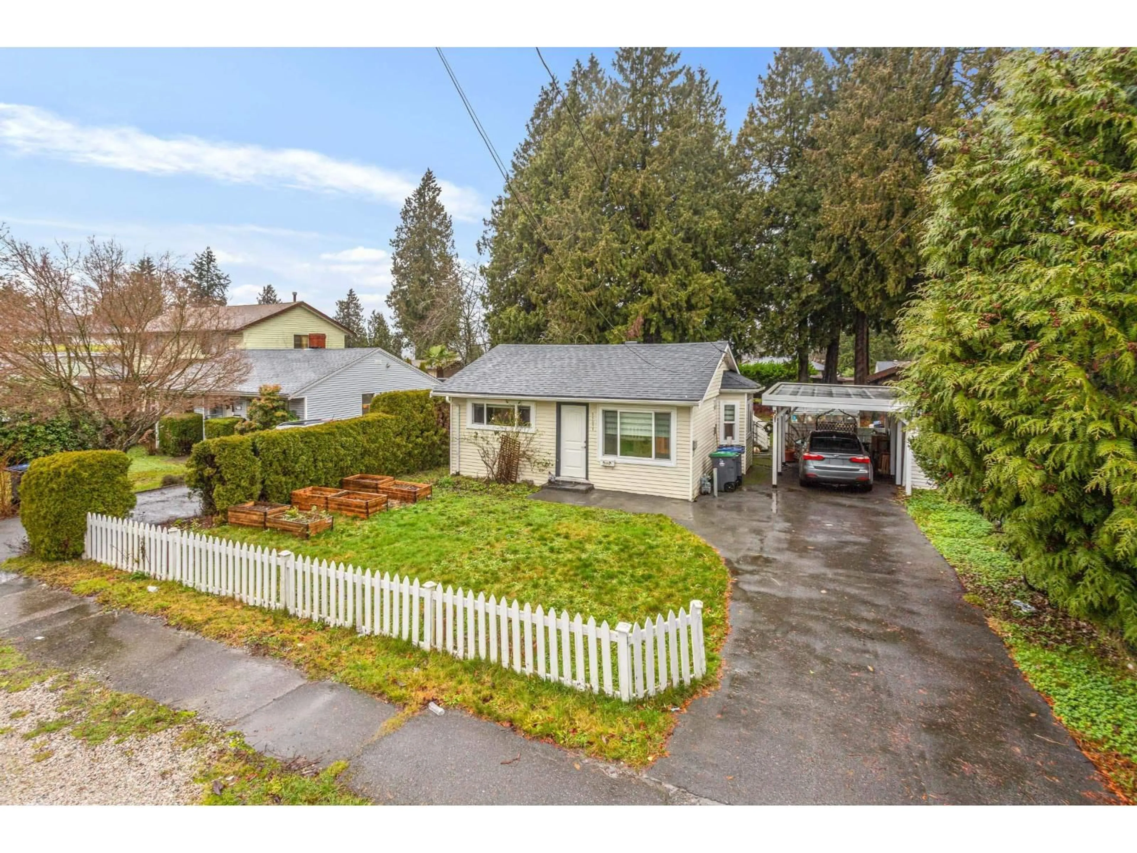A pic from outside/outdoor area/front of a property/back of a property/a pic from drone, street for 11511 96 AVENUE, Surrey British Columbia V3V1V8