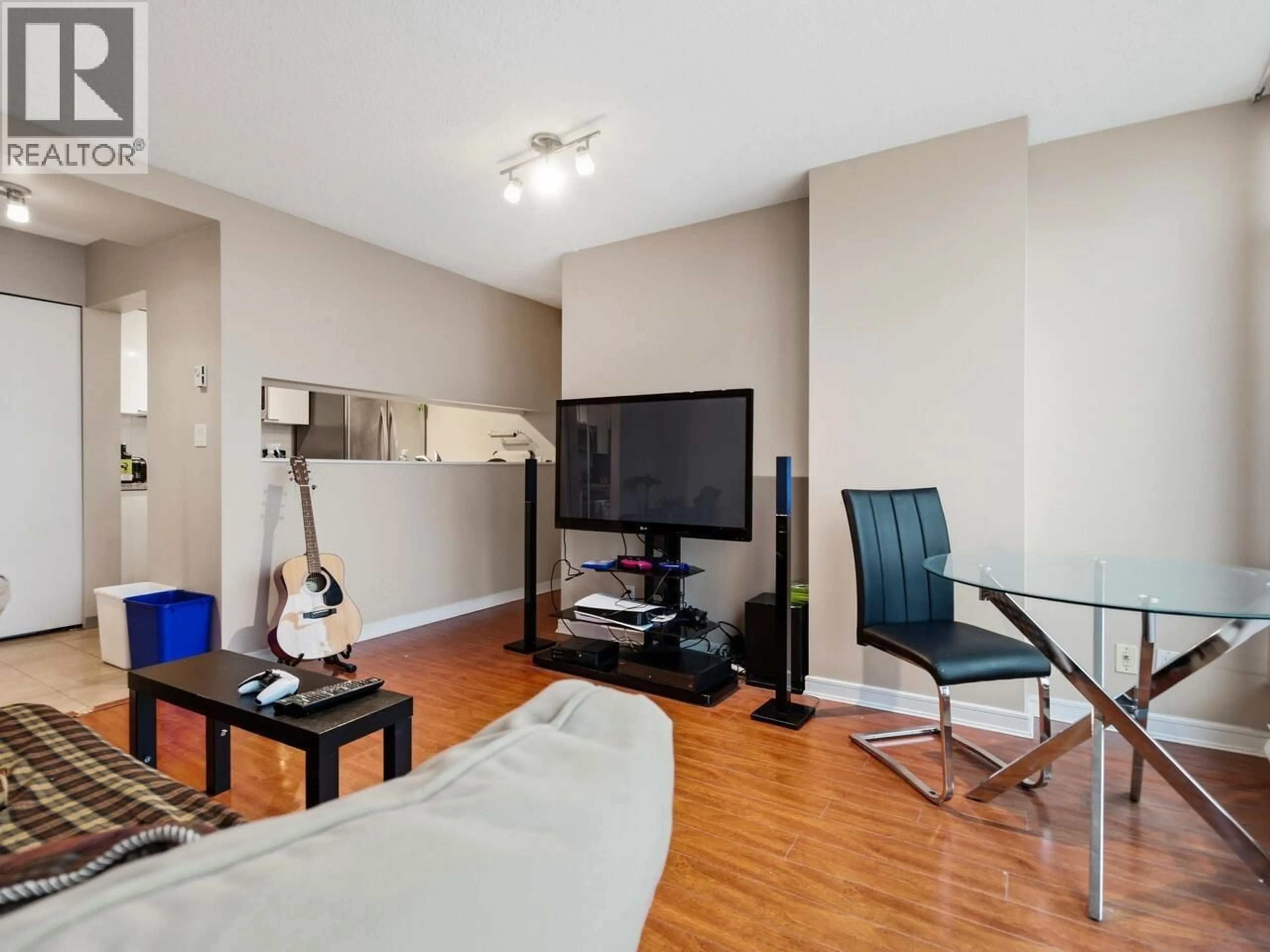 Living room with furniture, wood/laminate floor for 2101 - 1200 ALBERNI STREET, Vancouver British Columbia V6E1A6