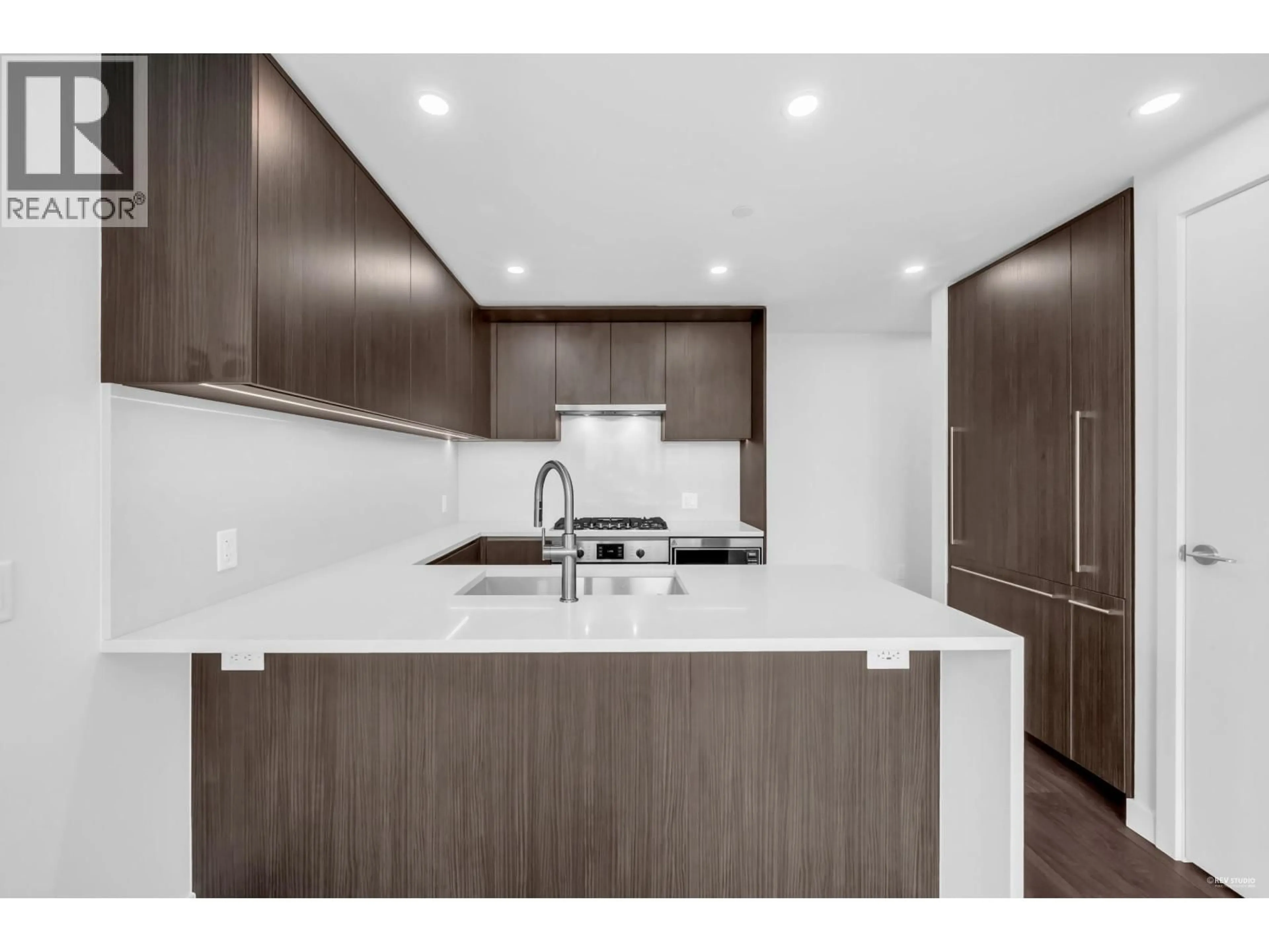 Standard kitchen, unknown for 309 - 5987 WILSON AVENUE, Burnaby British Columbia V5H0L7