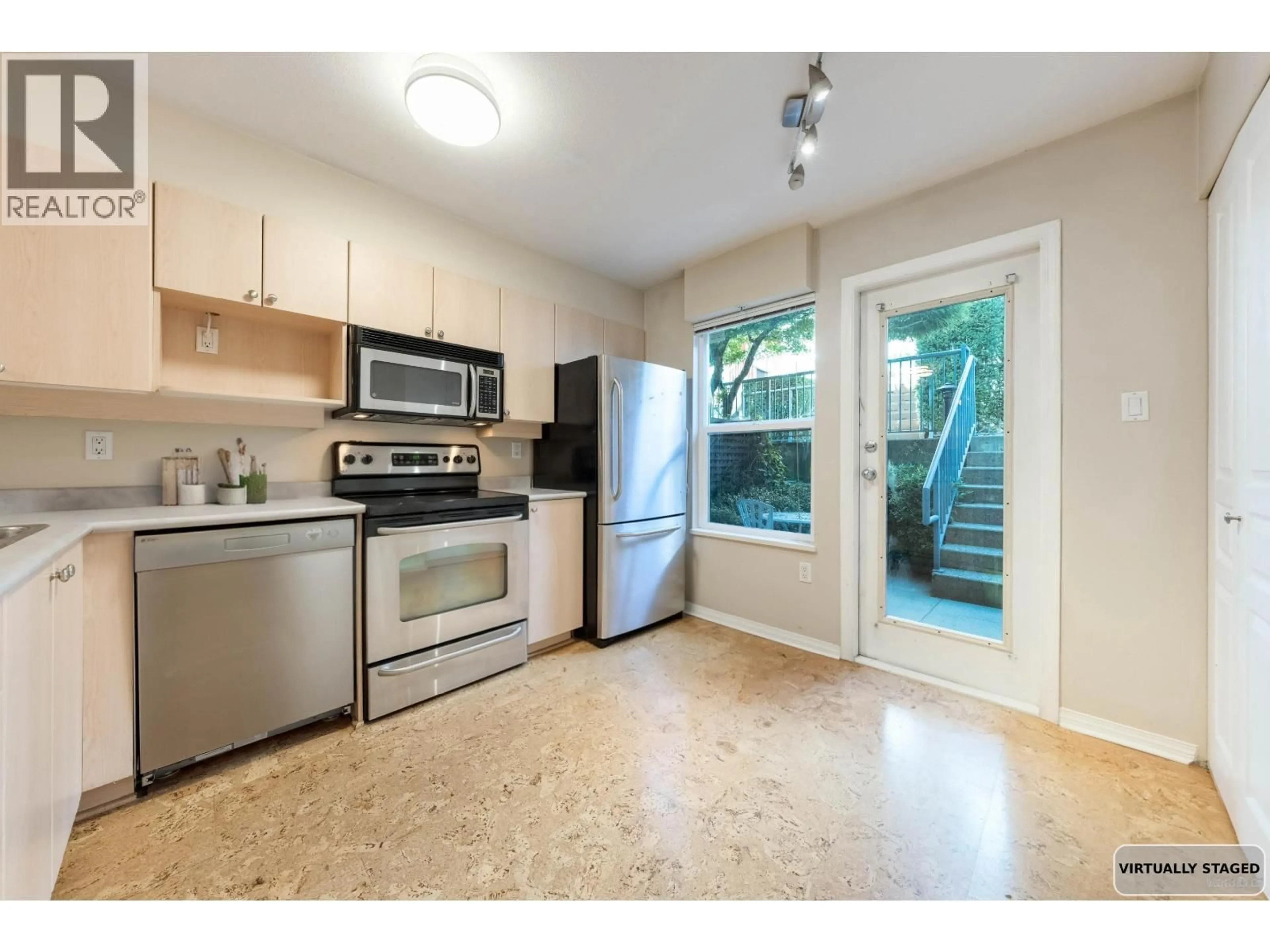 Standard kitchen, unknown for 229 11TH AVENUE, Vancouver British Columbia V5T2C4