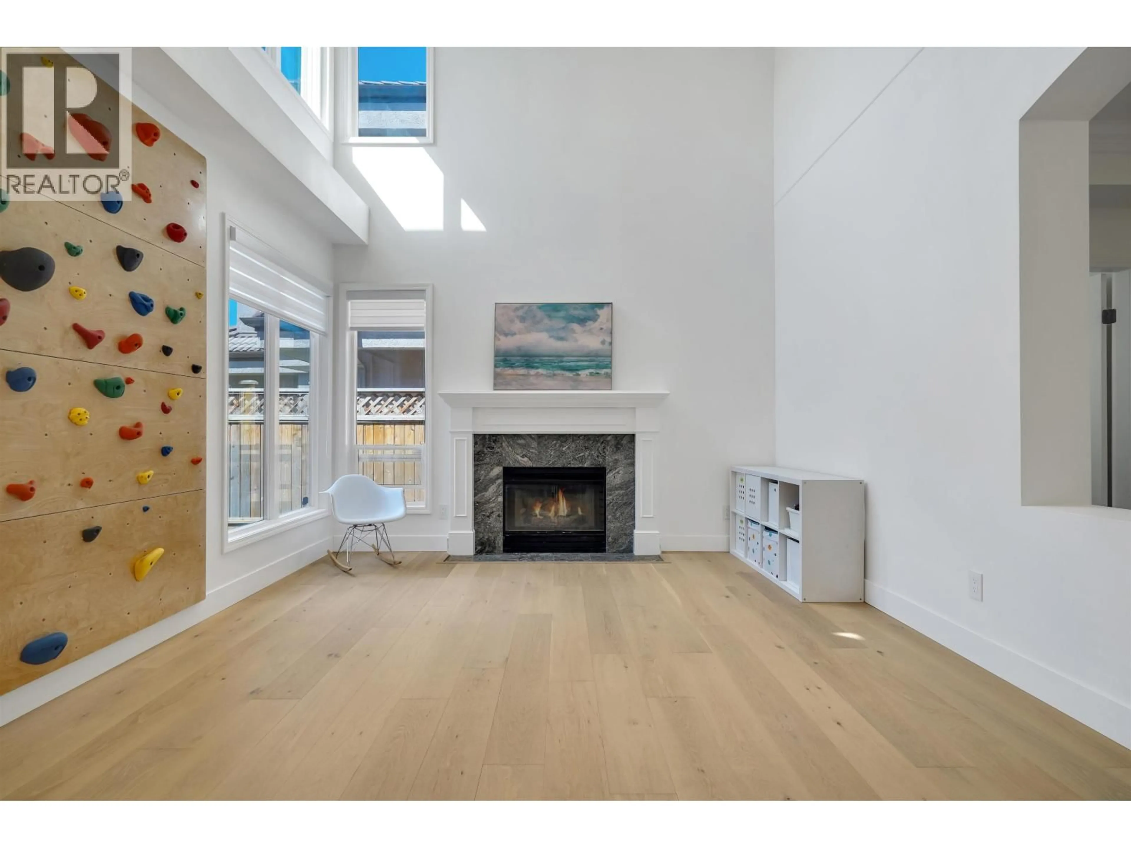 Unknown for 3240 WESTMINSTER HIGHWAY, Richmond British Columbia V7C5R1