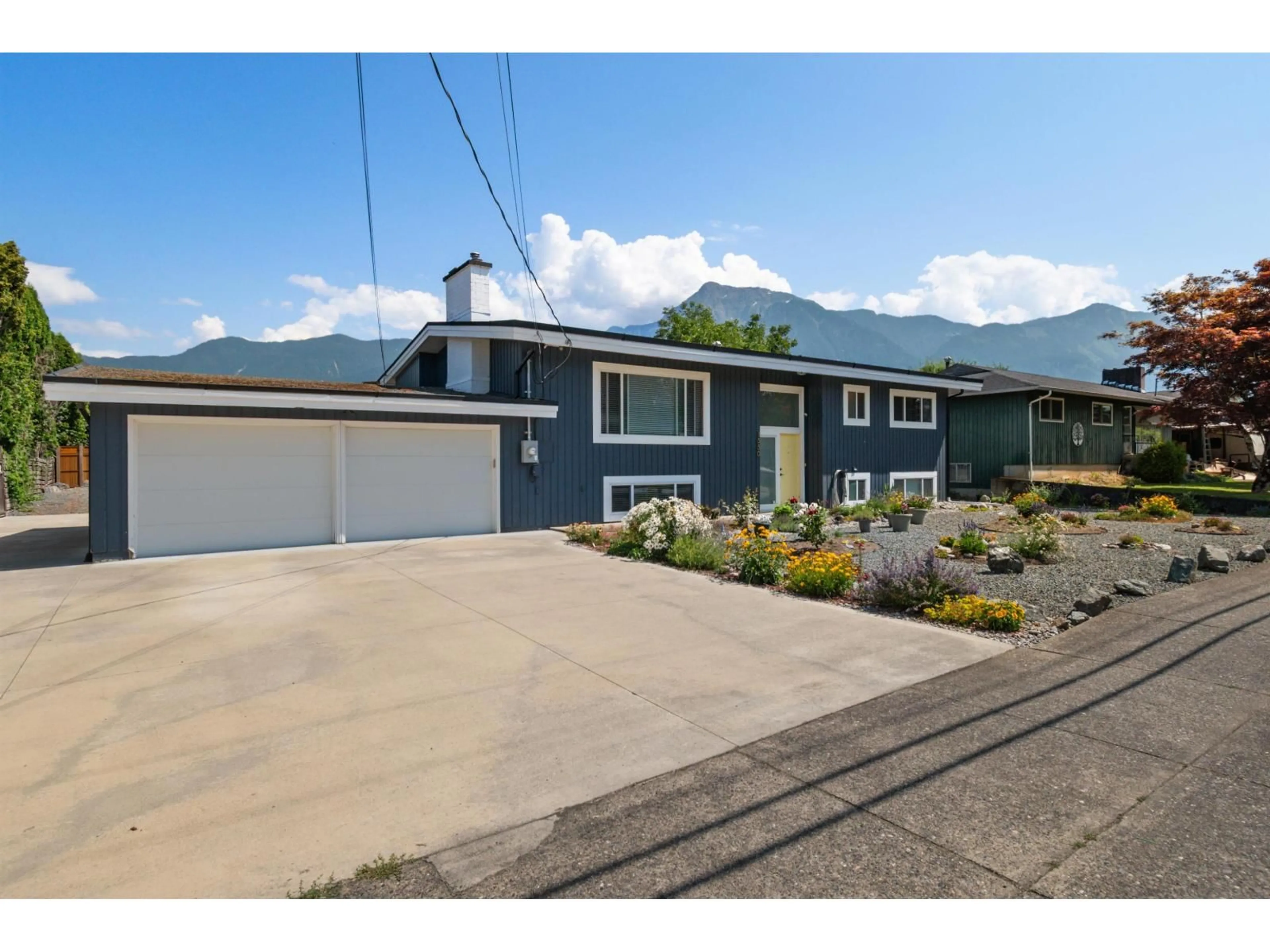 Home with vinyl exterior material, street for 1550 VIMY ROAD, Agassiz British Columbia V0M1A0