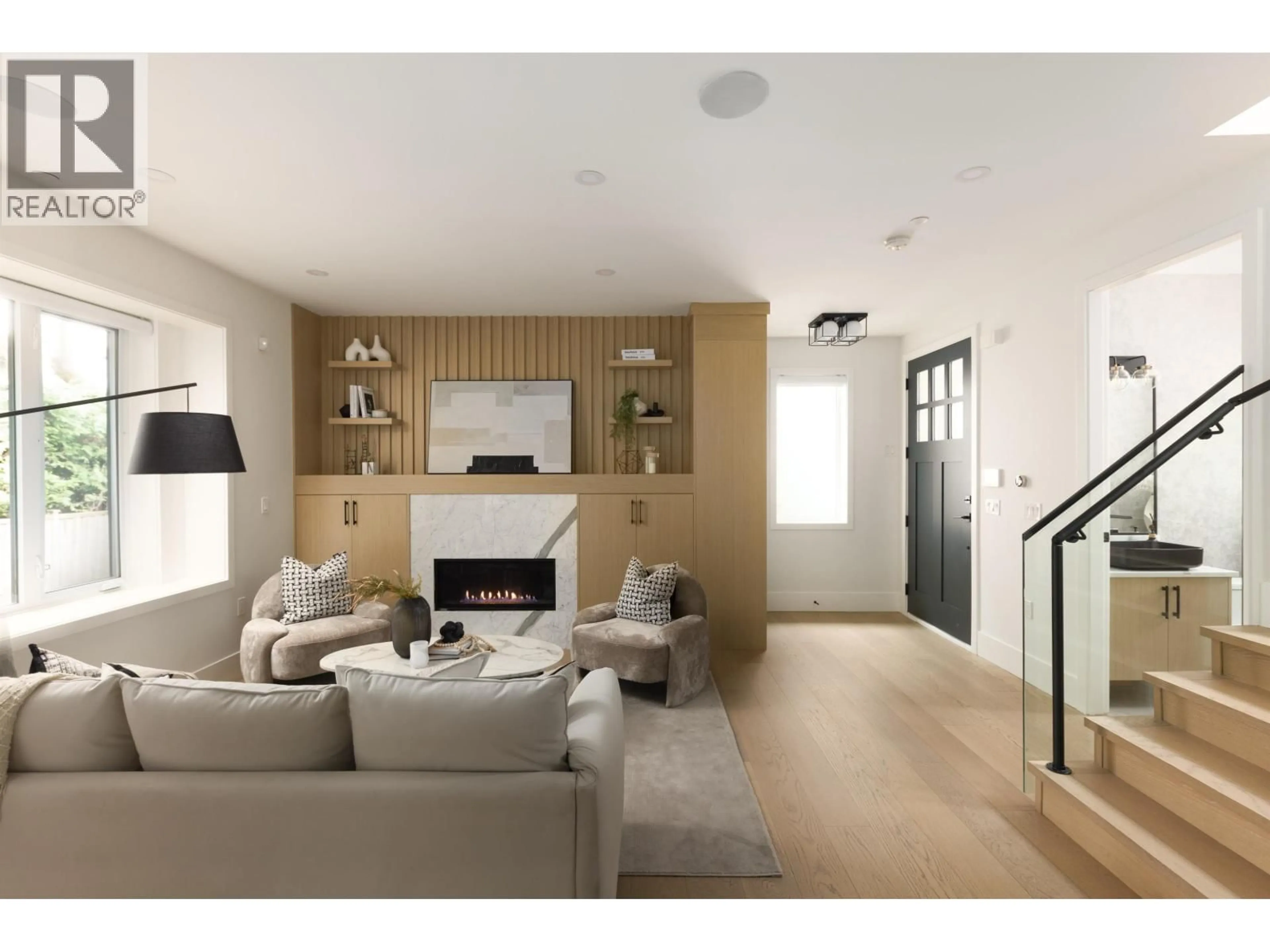 Living room with furniture, wood/laminate floor for 4262 WATSON STREET, Vancouver British Columbia V5V3S1