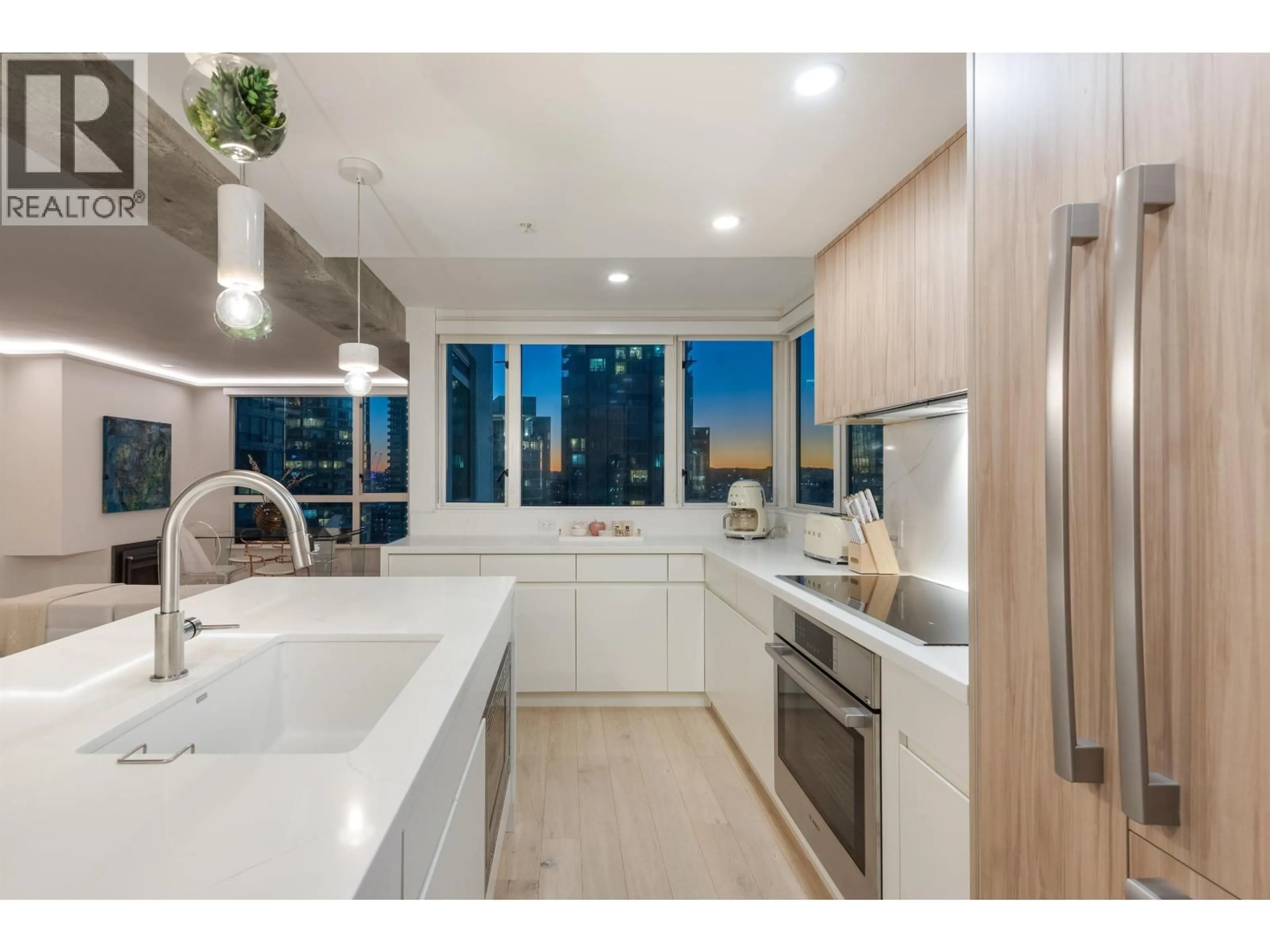 Contemporary kitchen, unknown for 2601 - 1238 MELVILLE STREET, Vancouver British Columbia V6N4N2