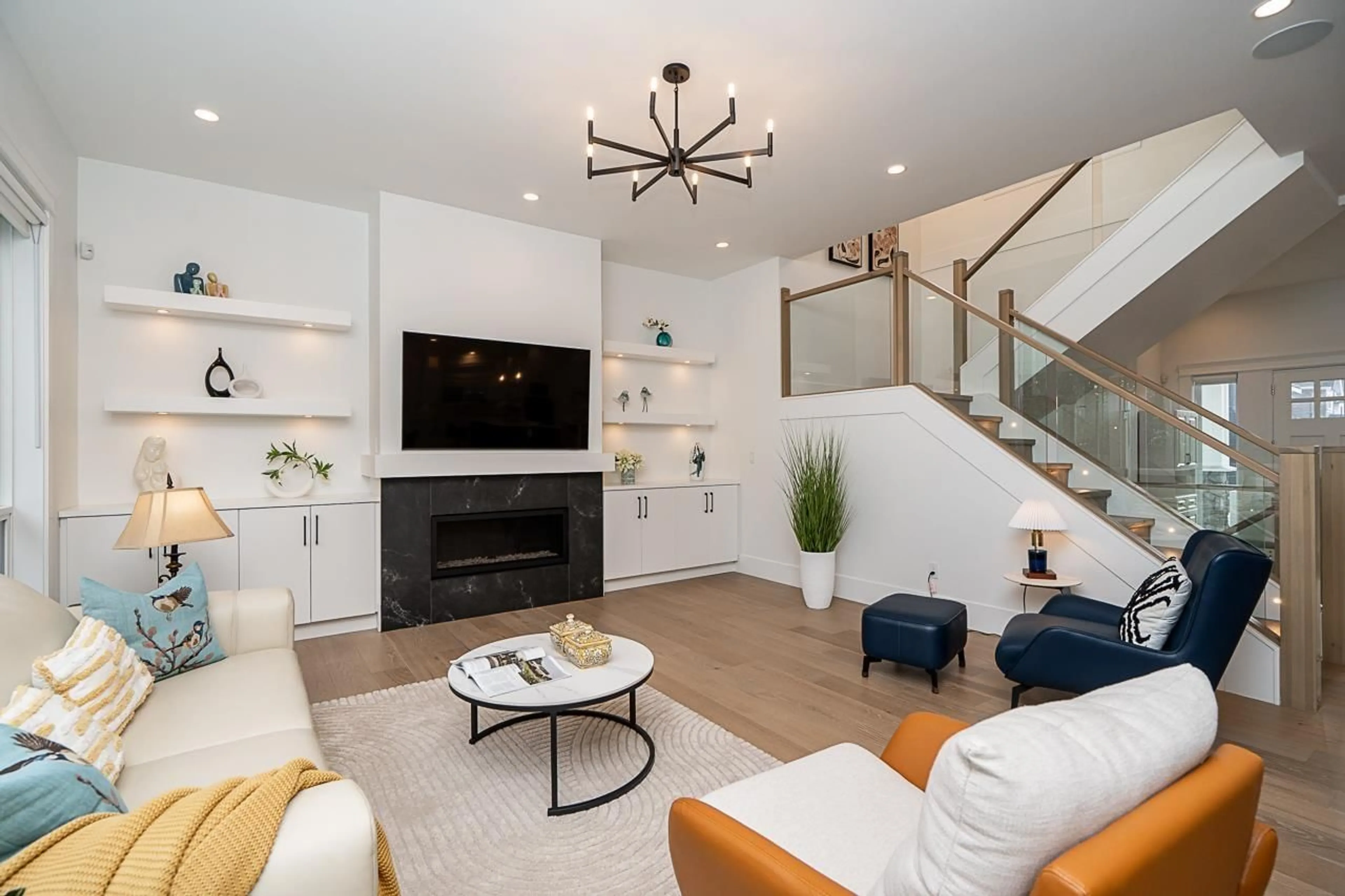 Living room with furniture, unknown for 878 163A STREET, Surrey British Columbia V4A0B3