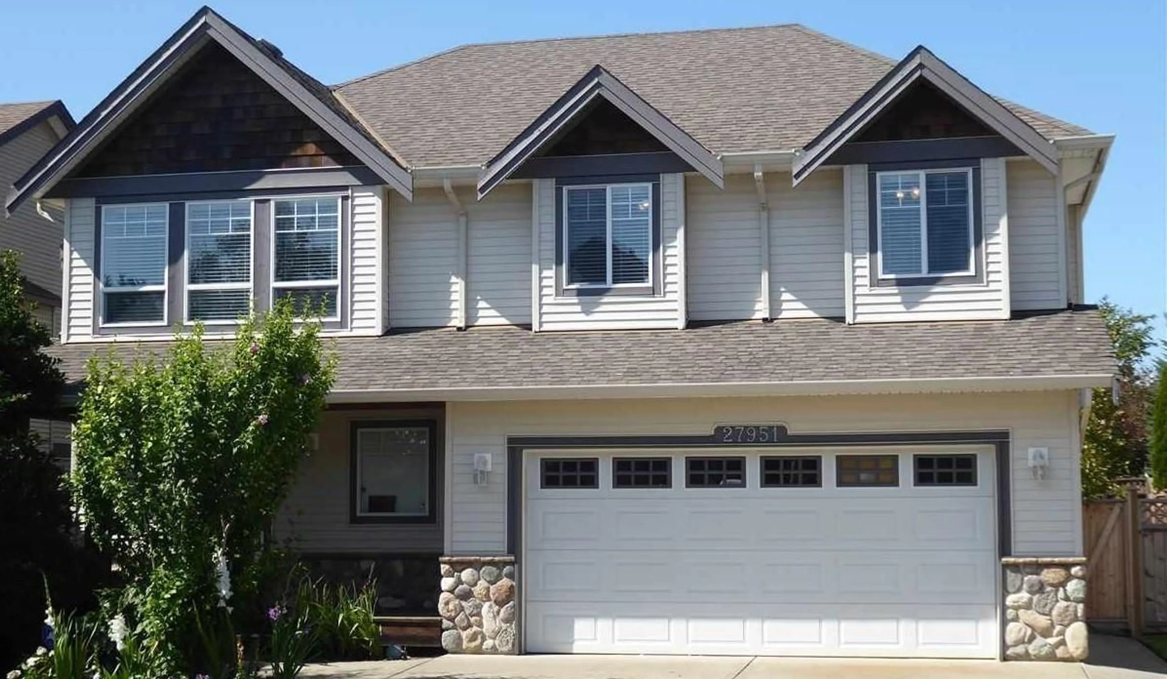 Home with vinyl exterior material, street for 27951 JUNCTION AVENUE, Abbotsford British Columbia V4X2R6