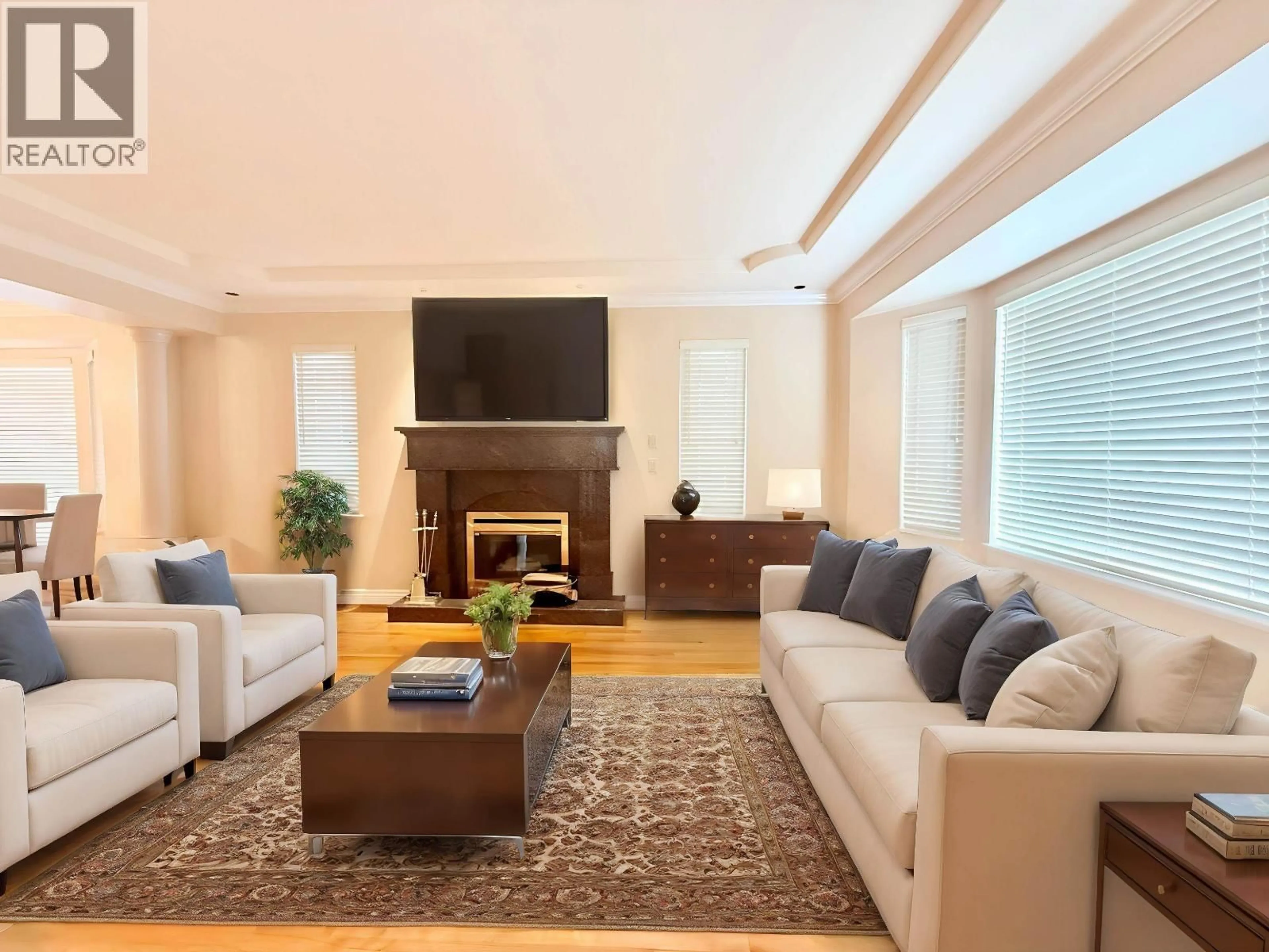 Living room with furniture, unknown for 733 MACDONALD AVENUE, Burnaby British Columbia V5C6N6