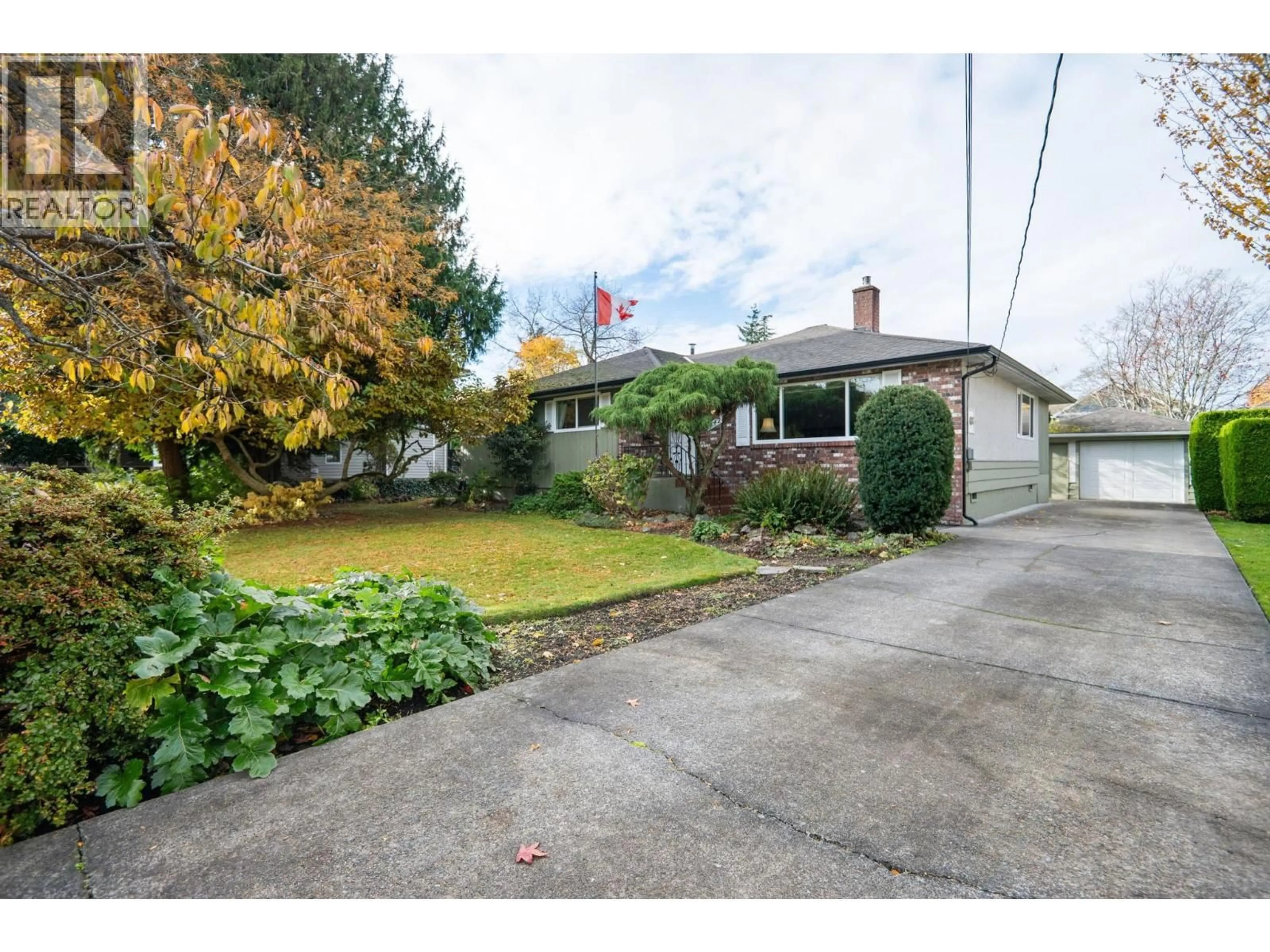A pic from outside/outdoor area/front of a property/back of a property/a pic from drone, street for 4421 SPANTON DRIVE, Delta British Columbia V4K2W4