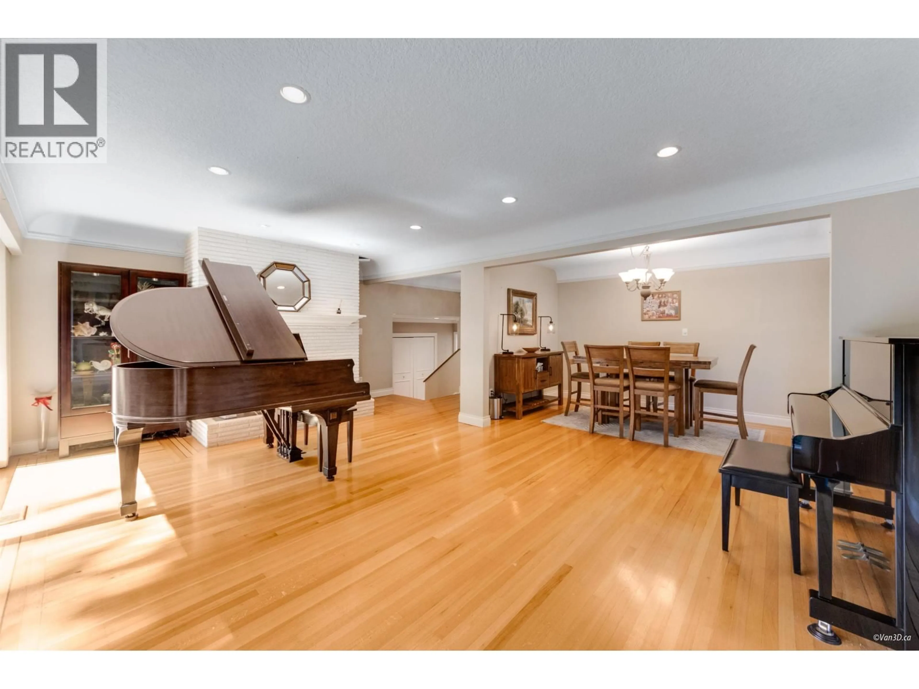 Unknown for 651 KENWOOD ROAD, West Vancouver British Columbia V7S1S7