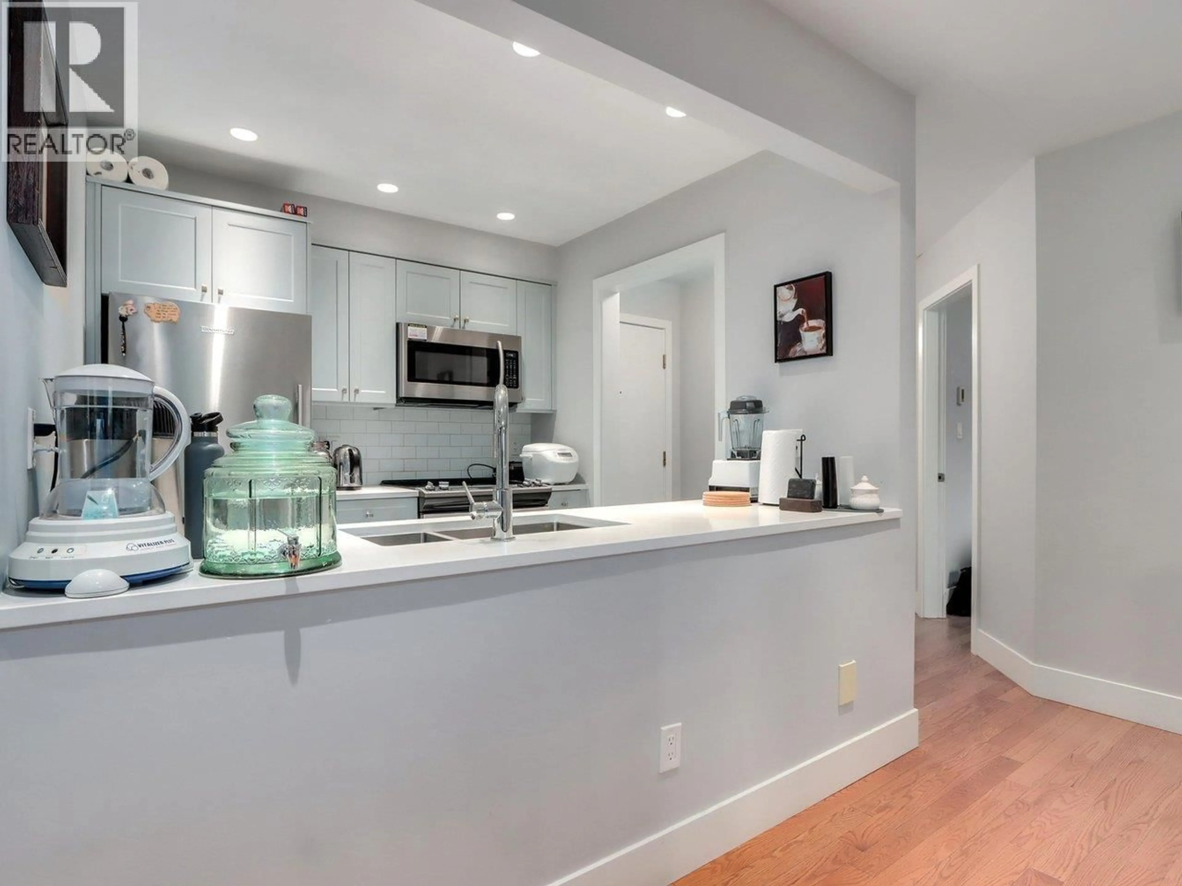 Open concept kitchen, unknown for 304 - 3711 DELBROOK AVENUE, North Vancouver British Columbia V7N3Z4