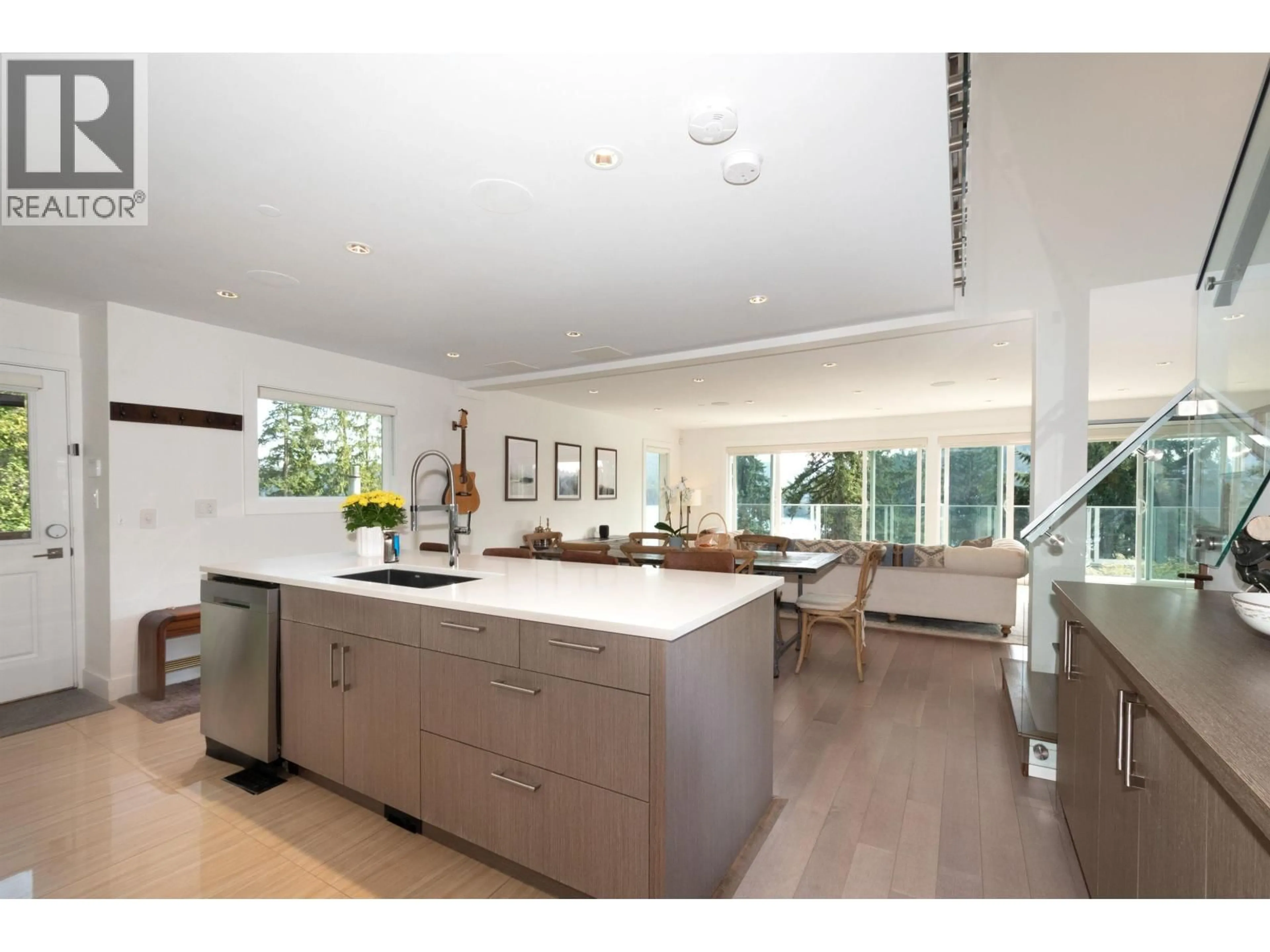 Open concept kitchen, unknown for 2867 PANORAMA DRIVE, North Vancouver British Columbia V7G1V7