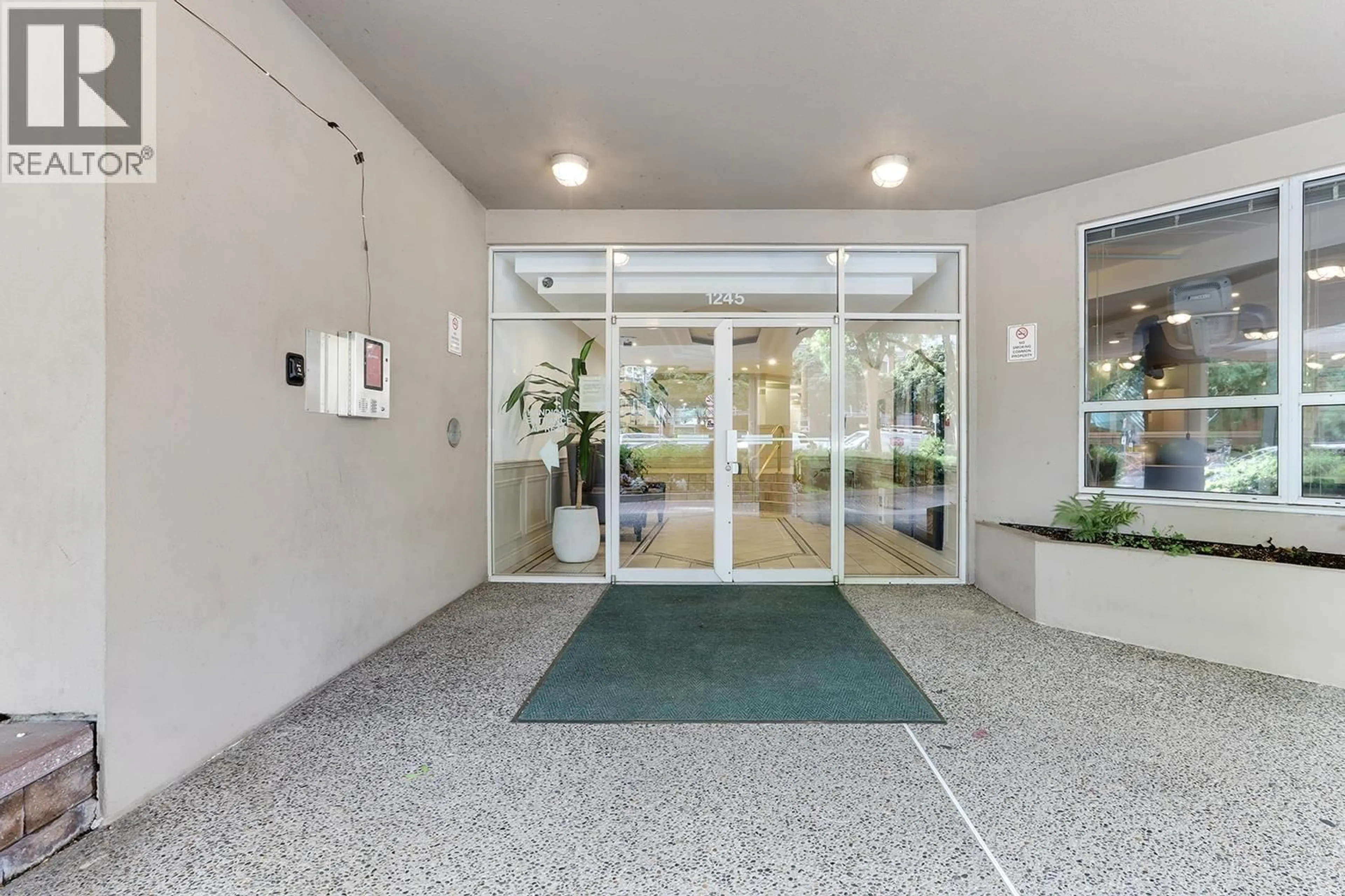 Indoor foyer for 806 - 1245 QUAYSIDE DRIVE, New Westminster British Columbia V3M6J6