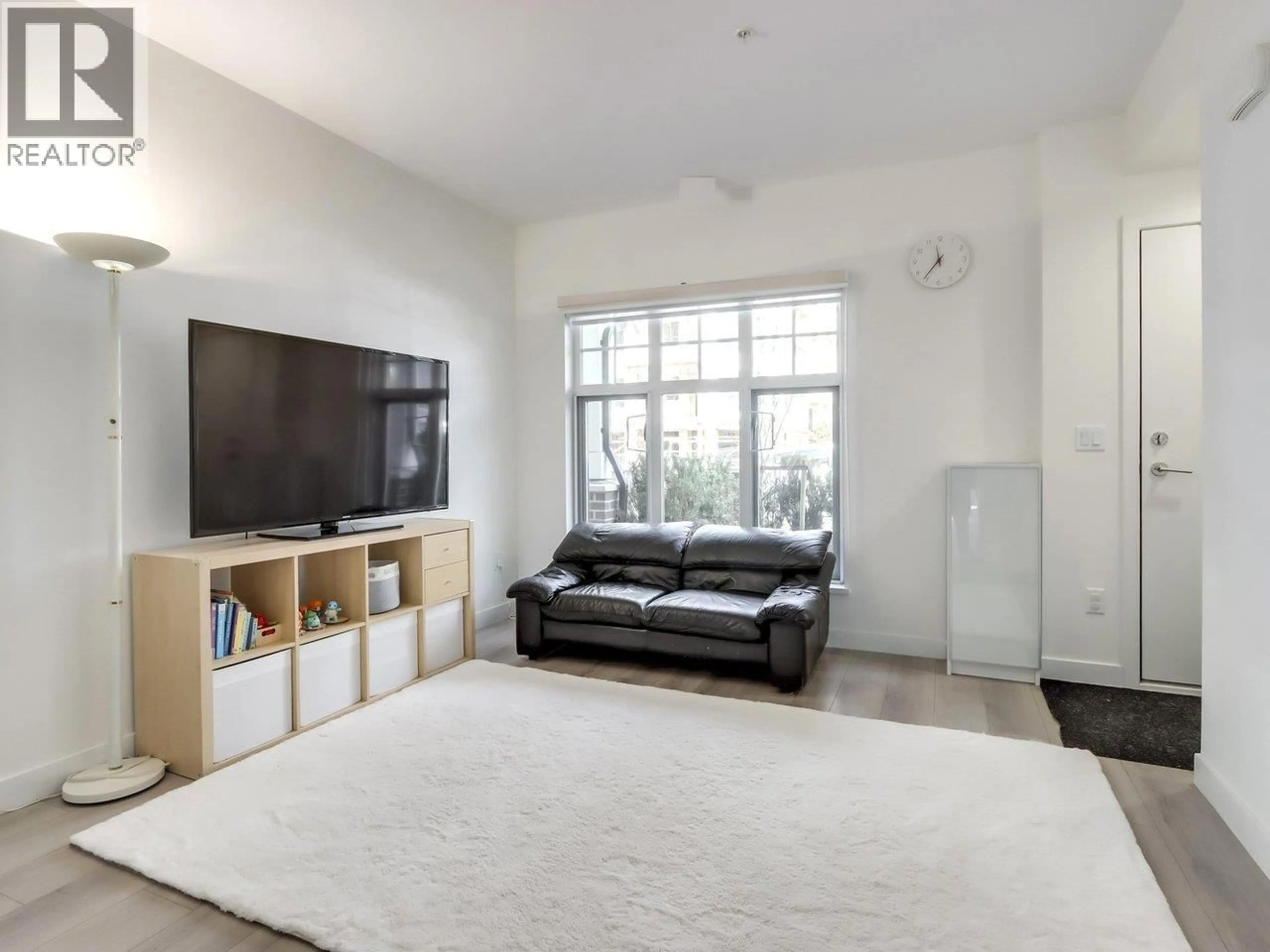 Living room with furniture, unknown for 114 - 678 FAIRVIEW STREET, Coquitlam British Columbia V3J0N1