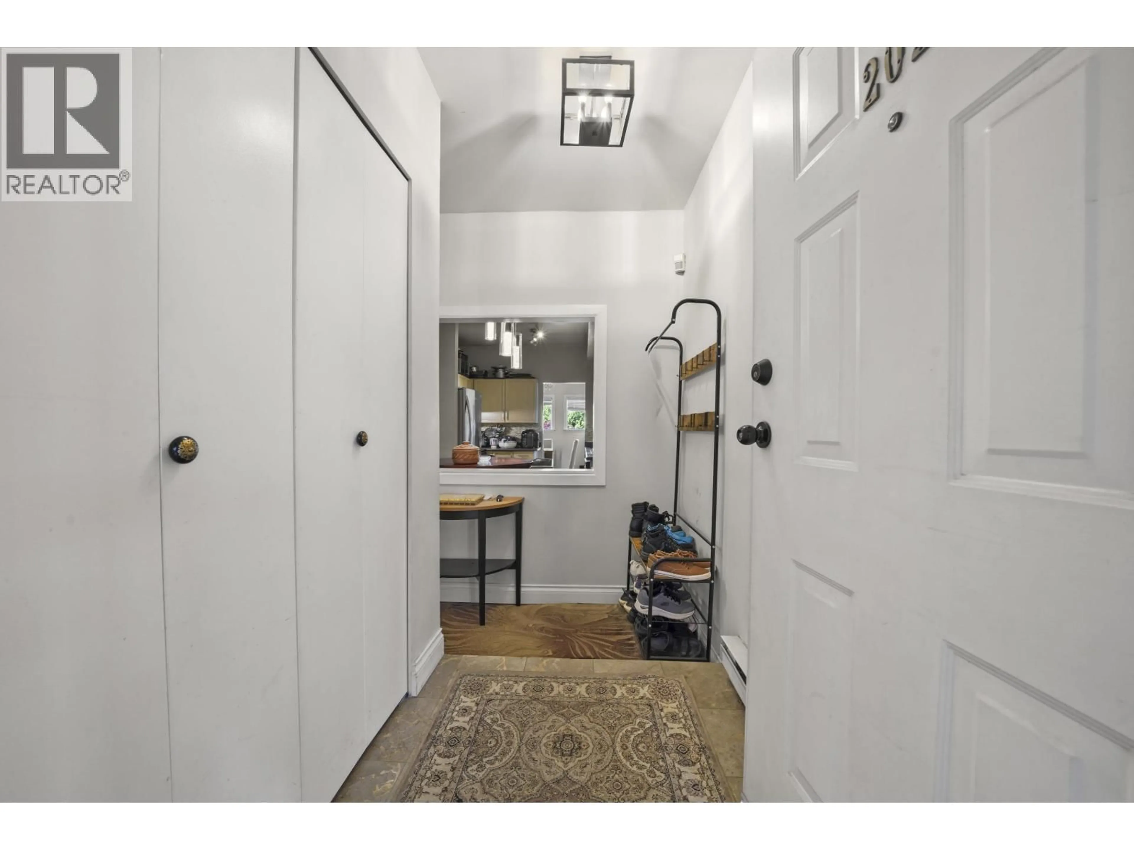 Indoor entryway for 202 - 7288 NO. 3 ROAD, Richmond British Columbia V6Y3Y1