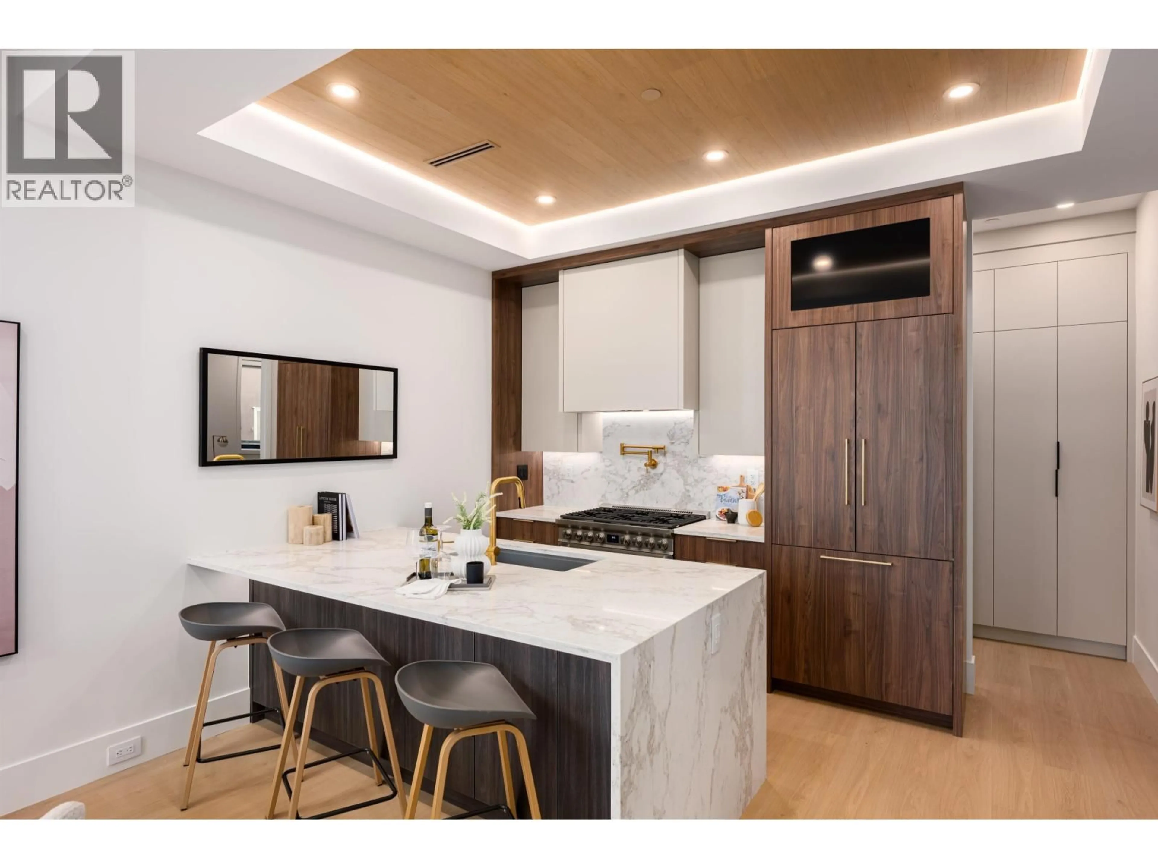 Open concept kitchen, wood/laminate floor for 2 - 3466 FRANKLIN STREET, Vancouver British Columbia V5K1Y3